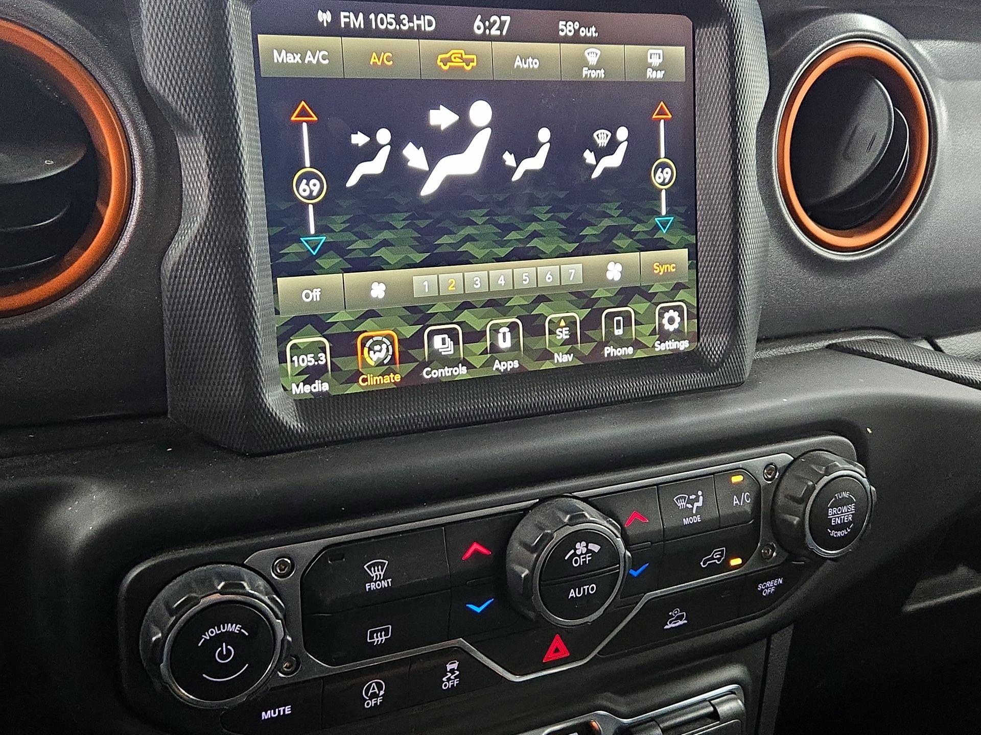 Thumbnail: 2023 Jeep Gladiator - 17