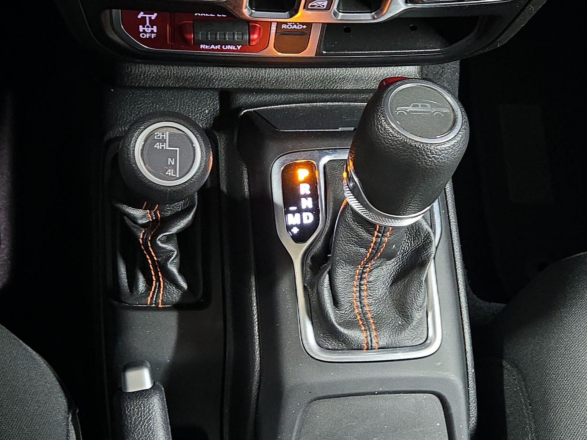 Thumbnail: 2023 Jeep Gladiator - 18