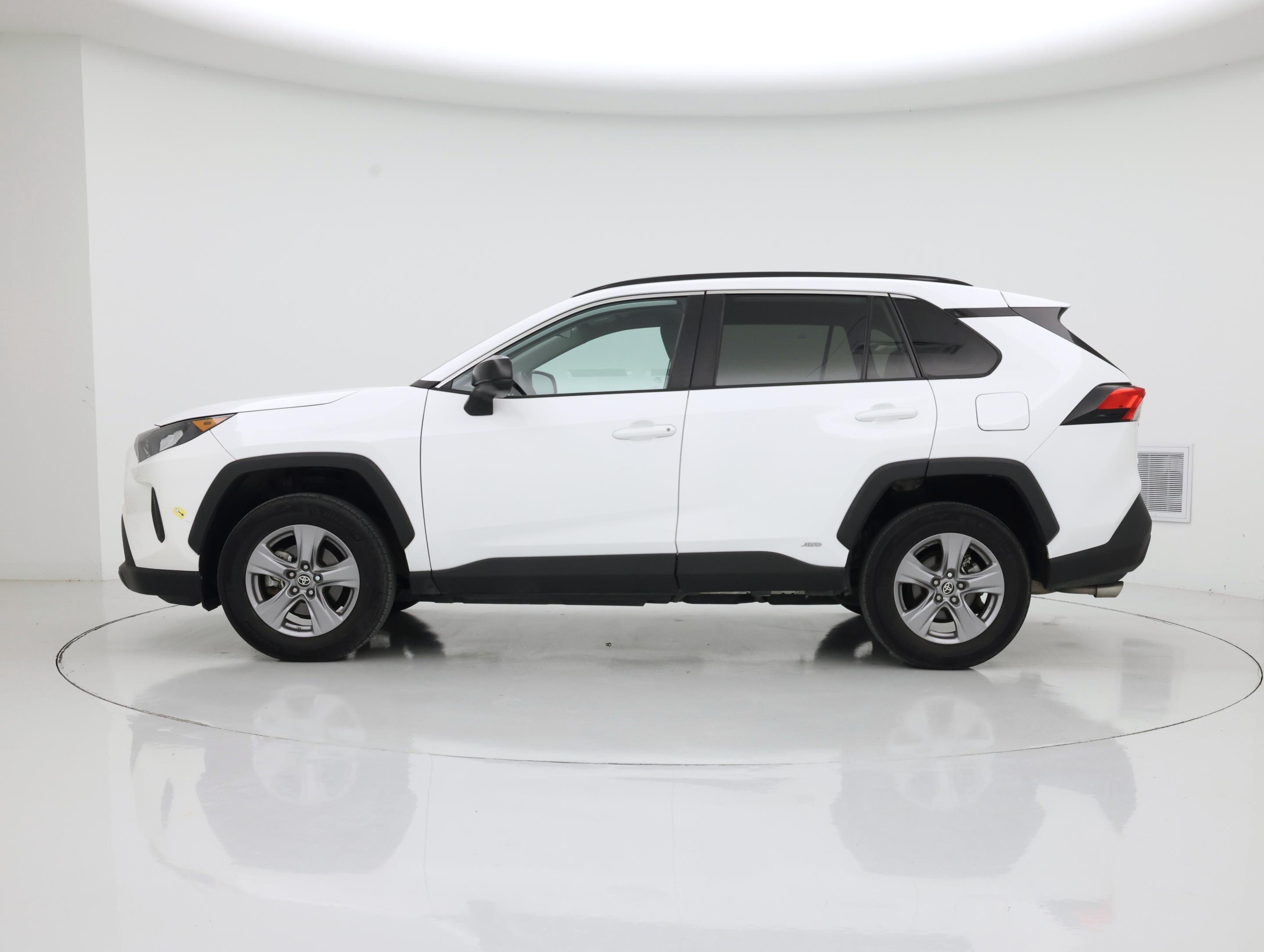 Thumbnail: 2022 Toyota RAV4 - 3