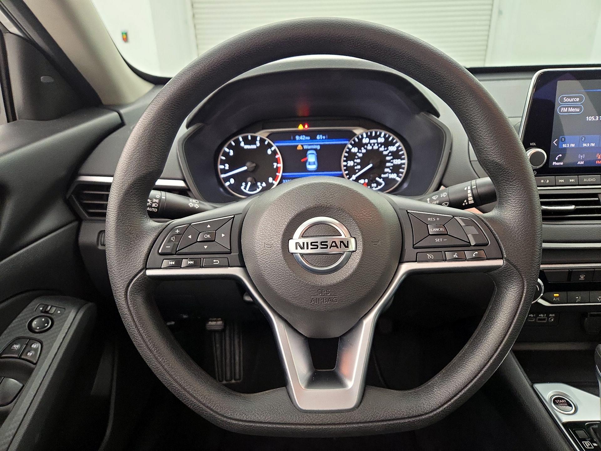 Thumbnail: 2022 Nissan Altima - 10