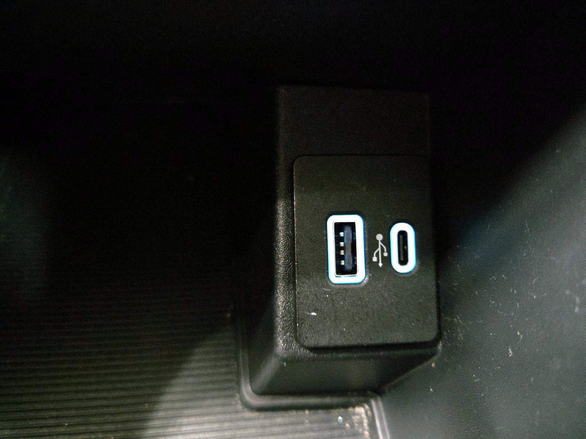 Thumbnail: 2022 Ford Edge - 18