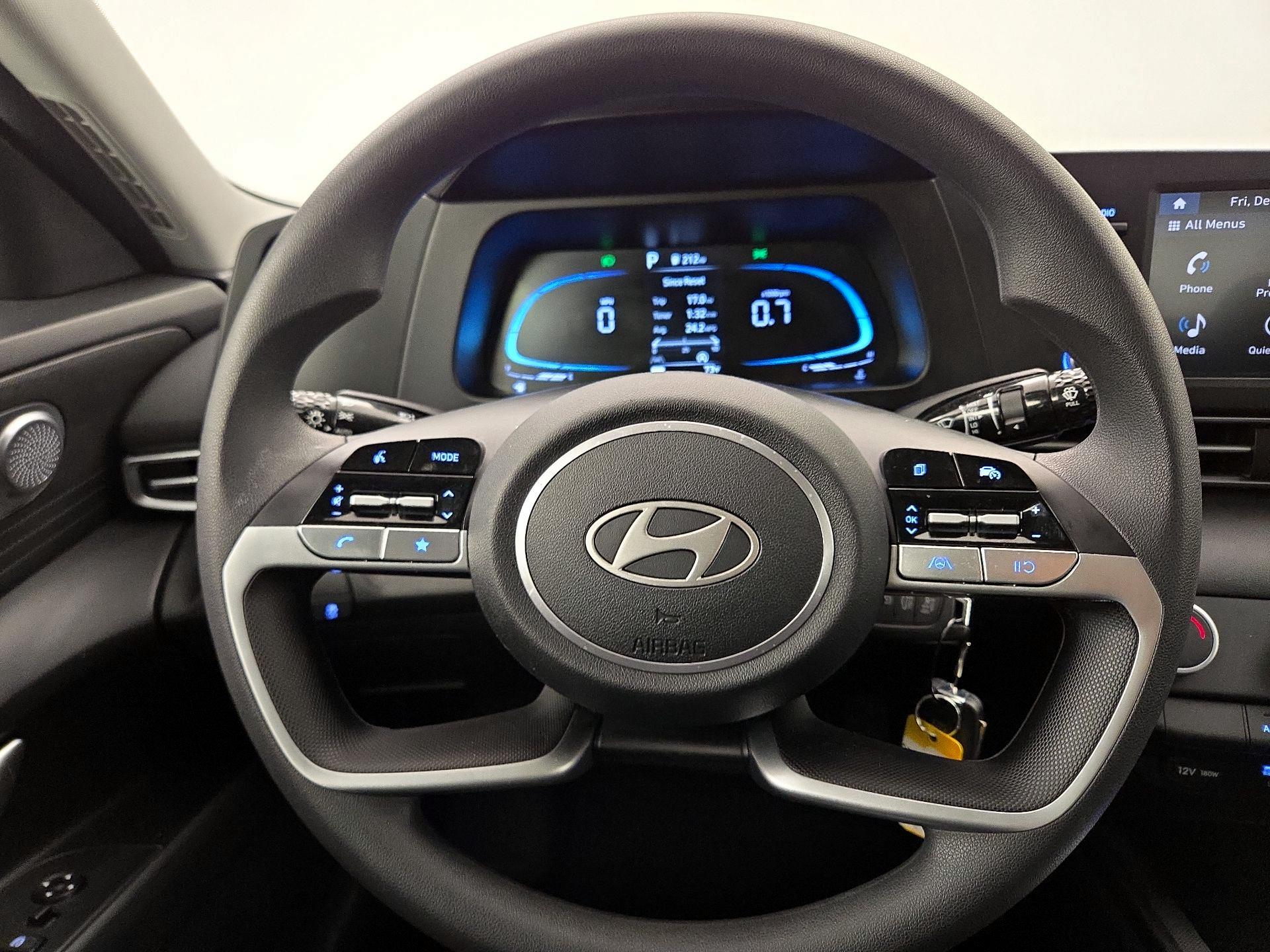 Thumbnail: 2025 Hyundai Elantra - 10