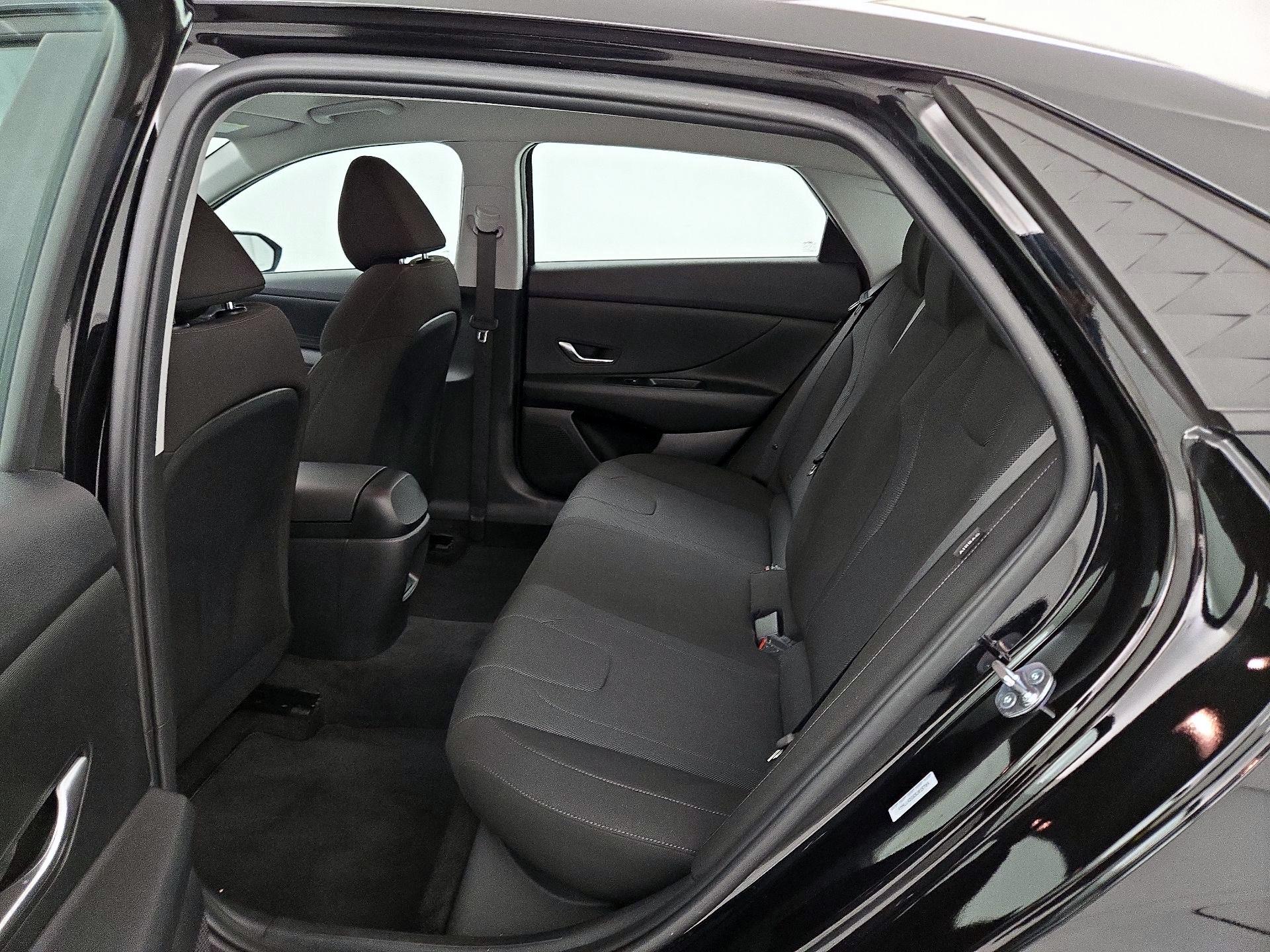 Thumbnail: 2025 Hyundai Elantra - 19