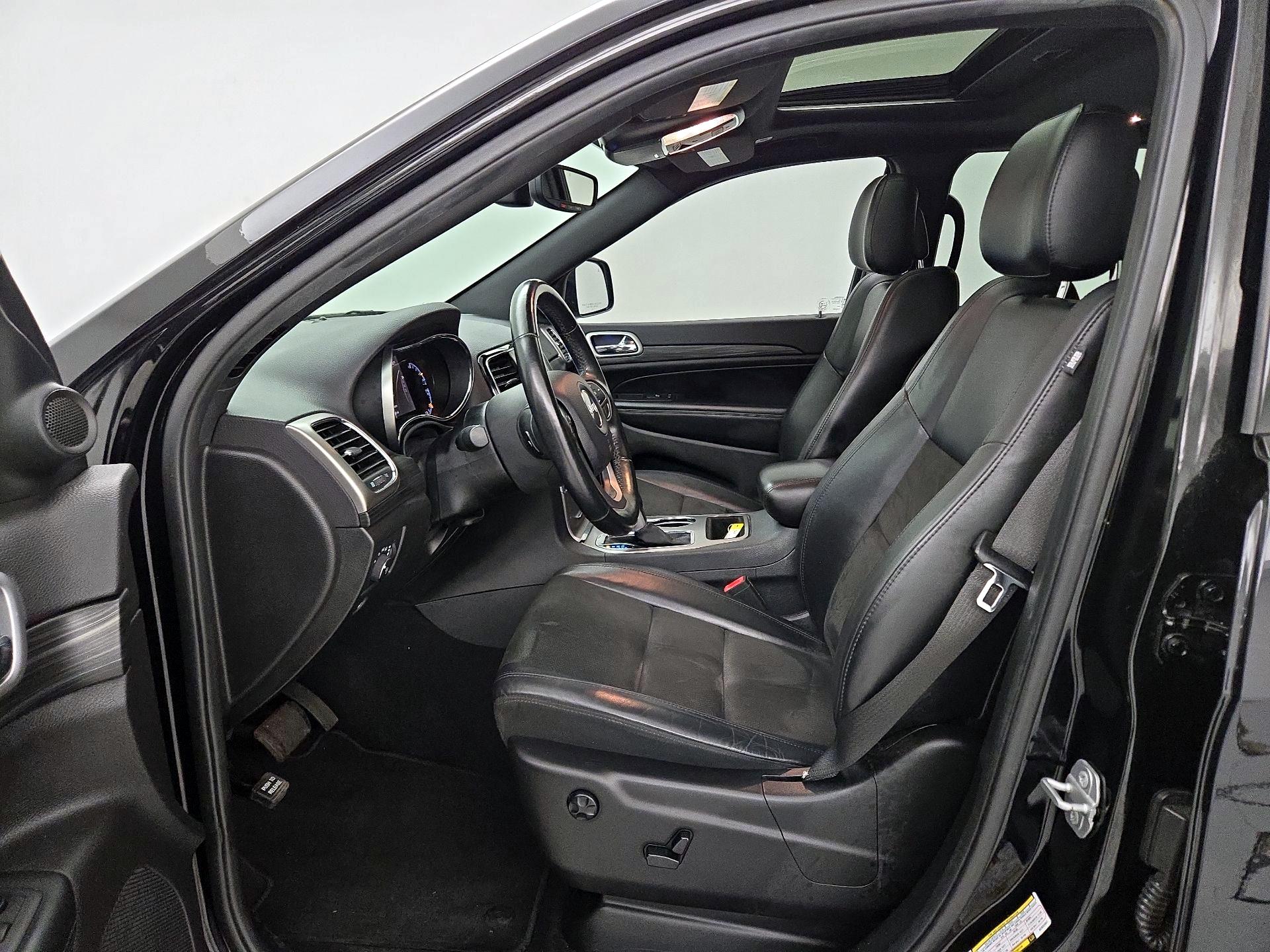 Thumbnail: 2019 Jeep Grand Cherokee - 11