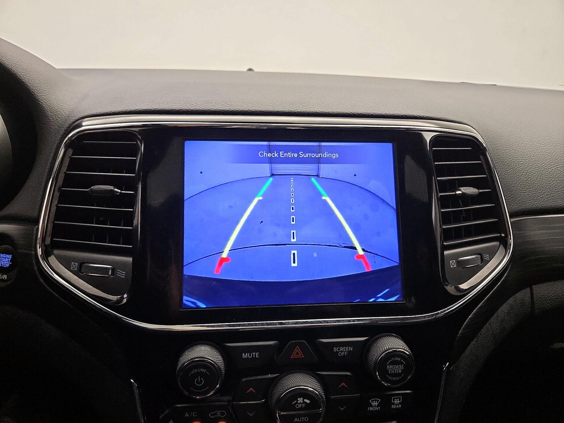 Thumbnail: 2019 Jeep Grand Cherokee - 15