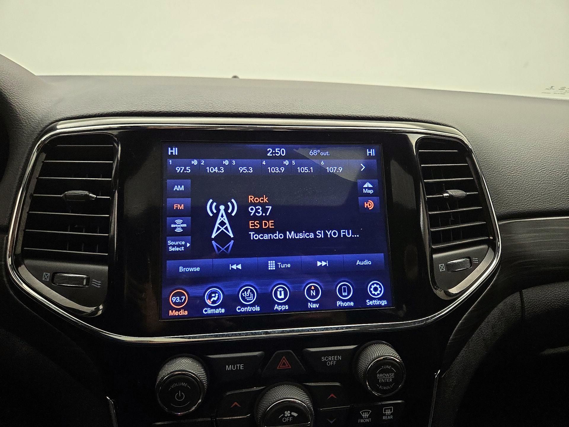 Thumbnail: 2019 Jeep Grand Cherokee - 16