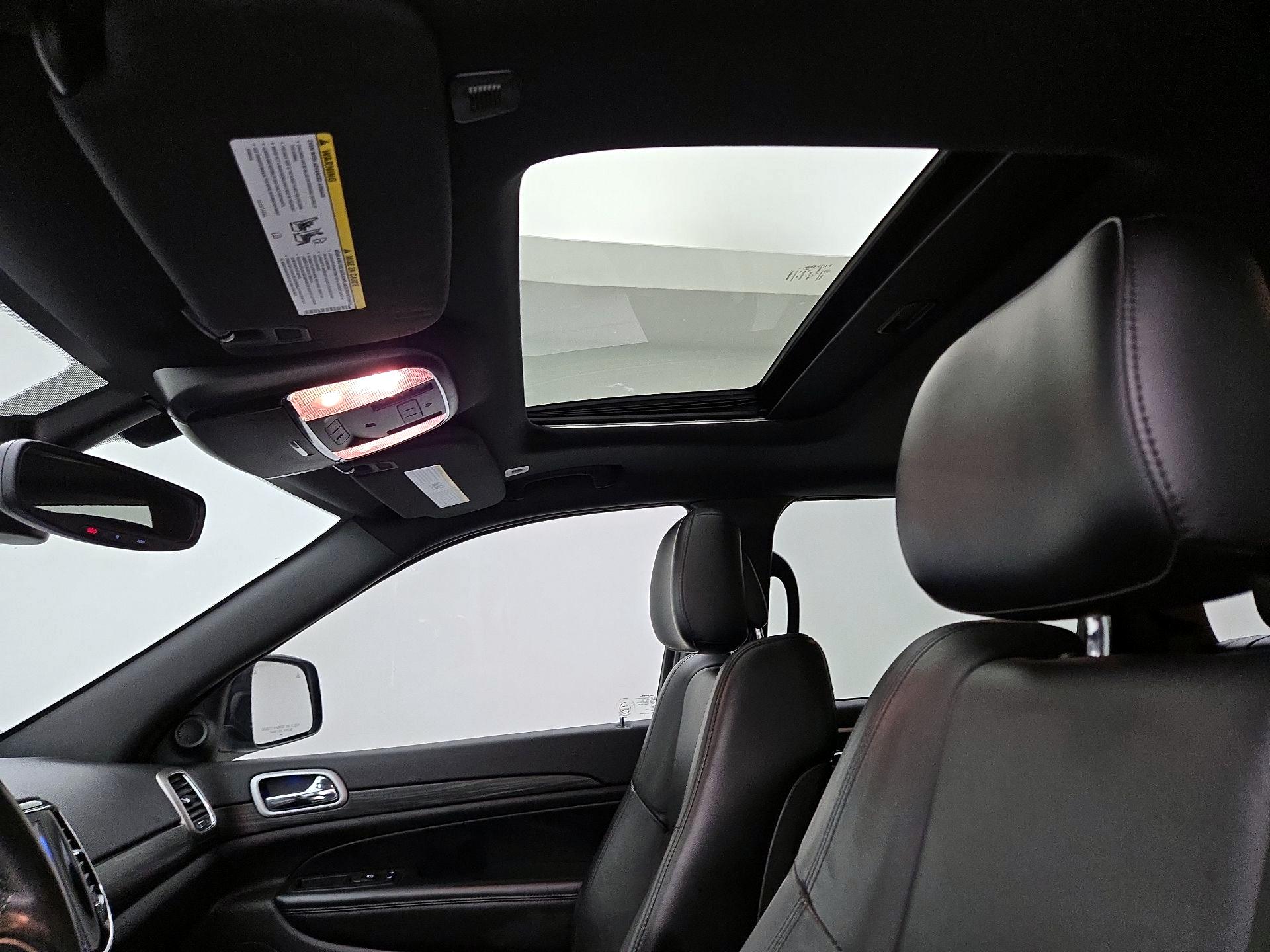 Thumbnail: 2019 Jeep Grand Cherokee - 20