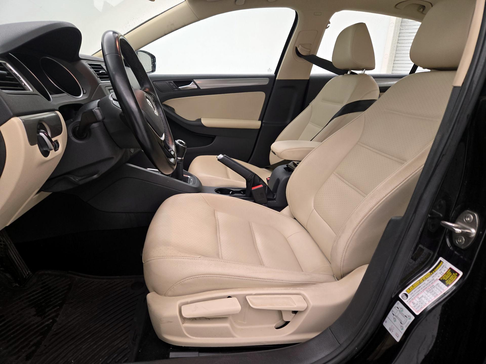 Thumbnail: 2018 Volkswagen Jetta - 11