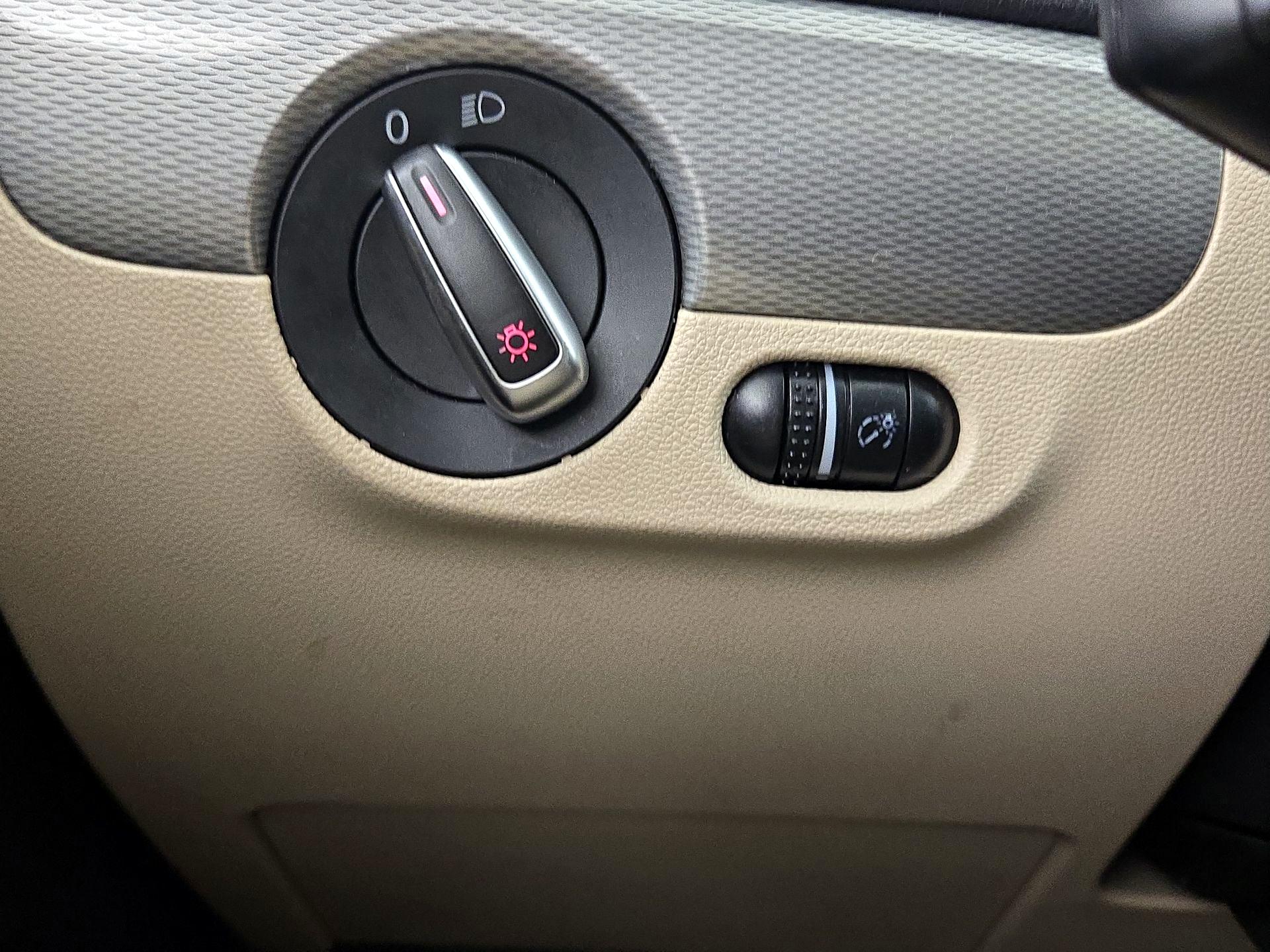 Thumbnail: 2018 Volkswagen Jetta - 13