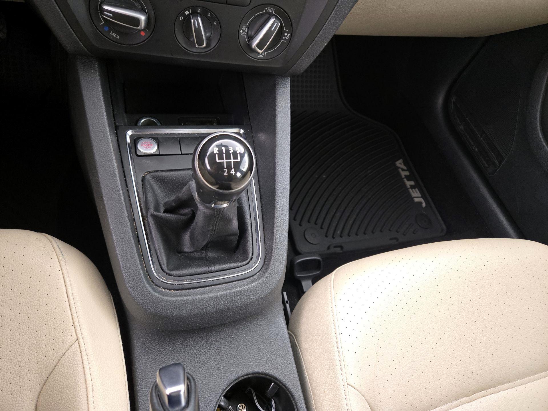 Thumbnail: 2018 Volkswagen Jetta - 17