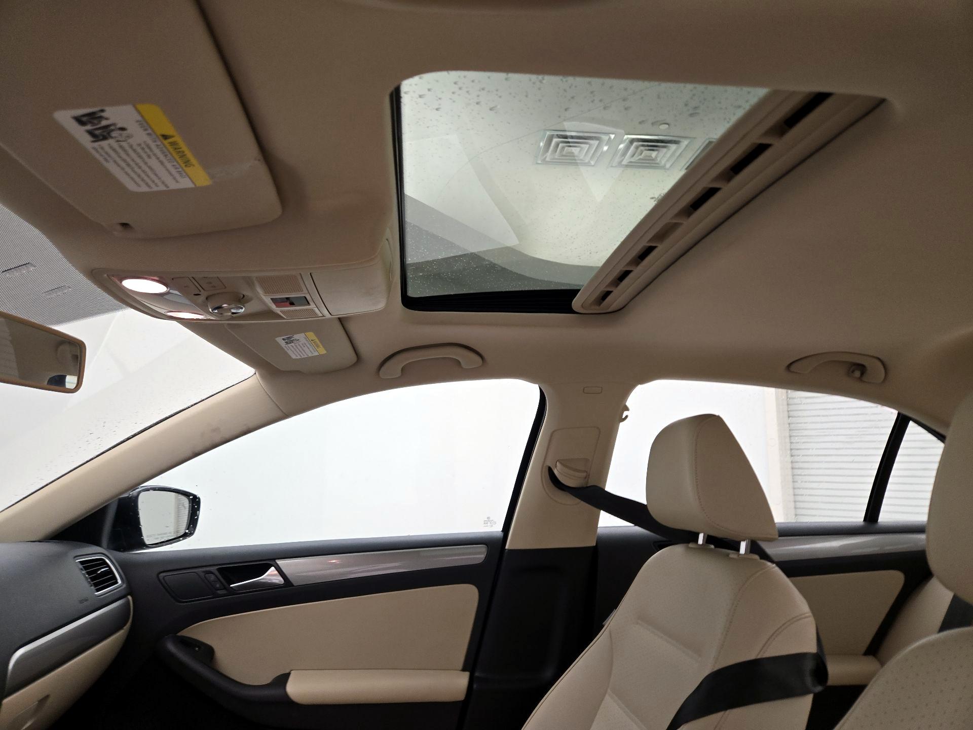 Thumbnail: 2018 Volkswagen Jetta - 19