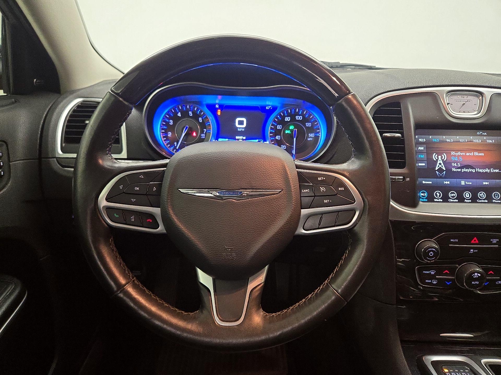 Thumbnail: 2019 Chrysler 300 - 10