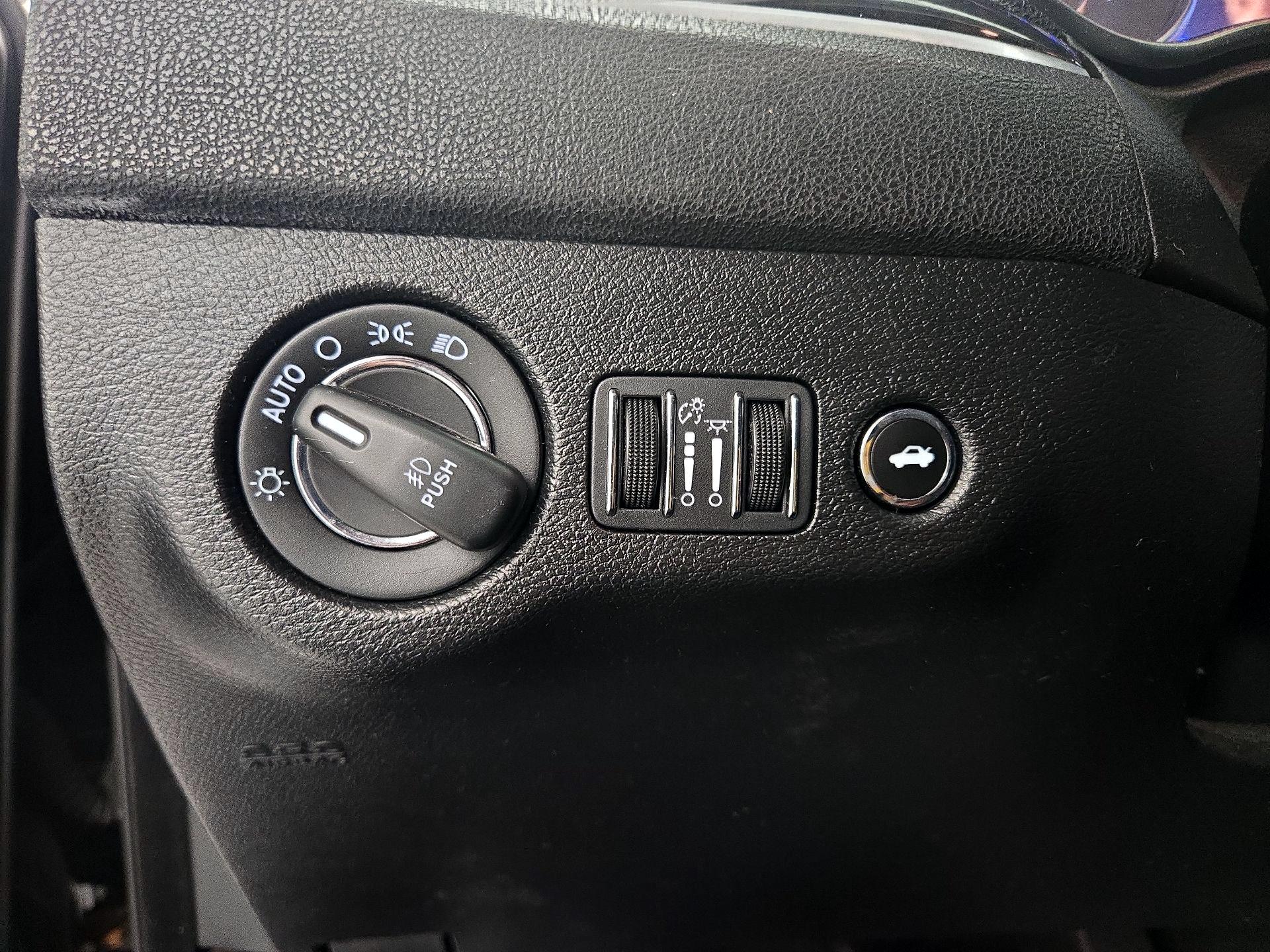 Thumbnail: 2019 Chrysler 300 - 13