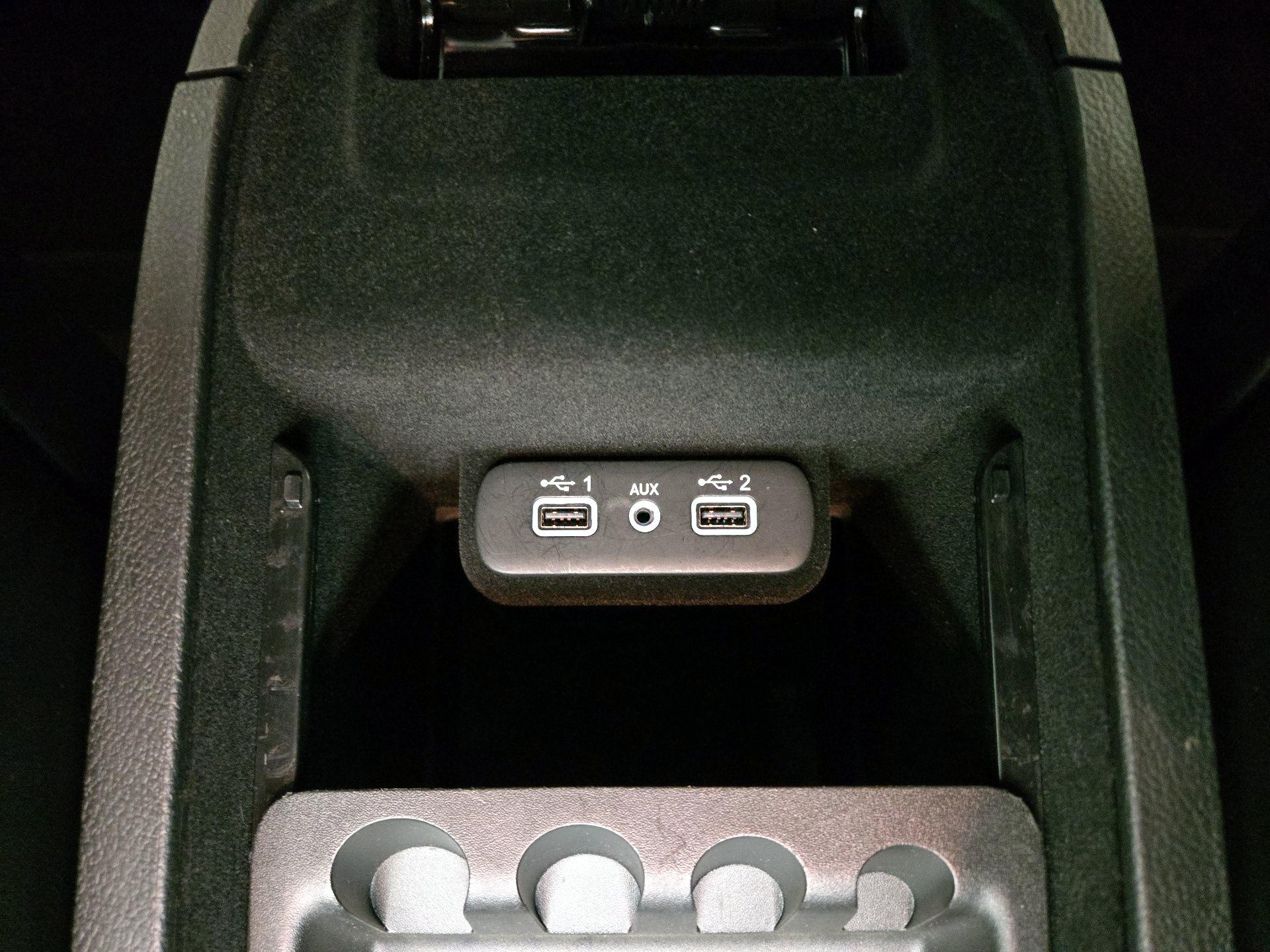 Thumbnail: 2019 Chrysler 300 - 18