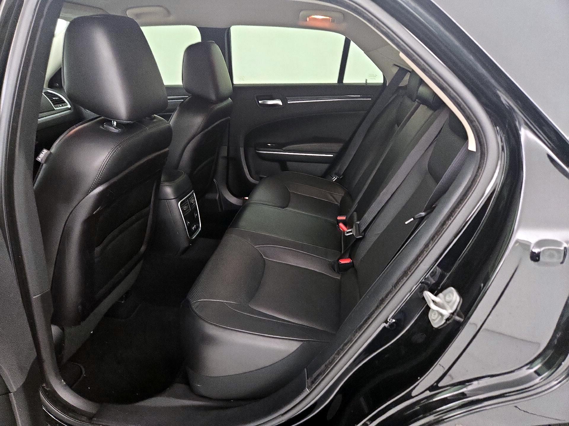 Thumbnail: 2019 Chrysler 300 - 19