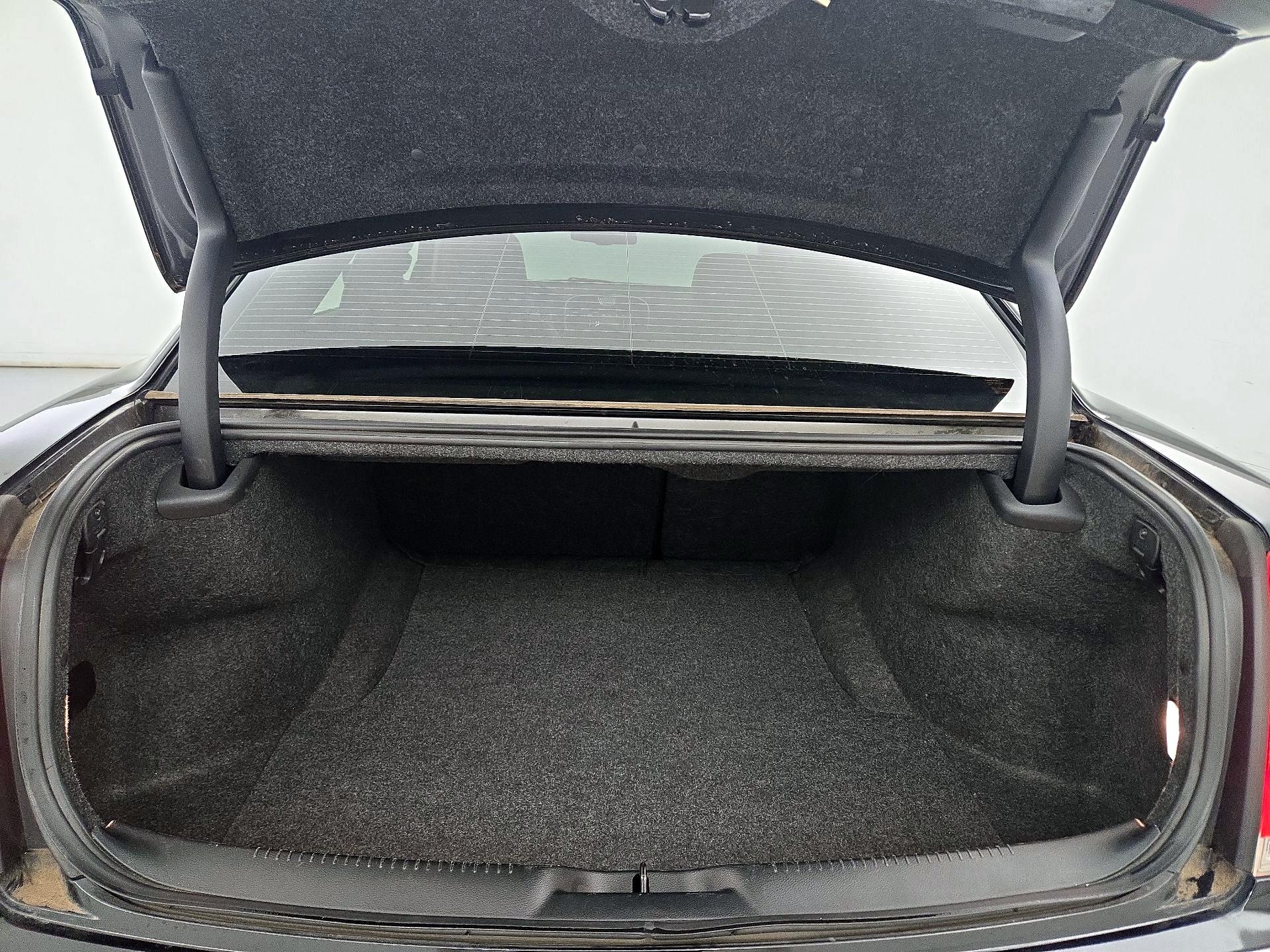 Thumbnail: 2019 Chrysler 300 - 20