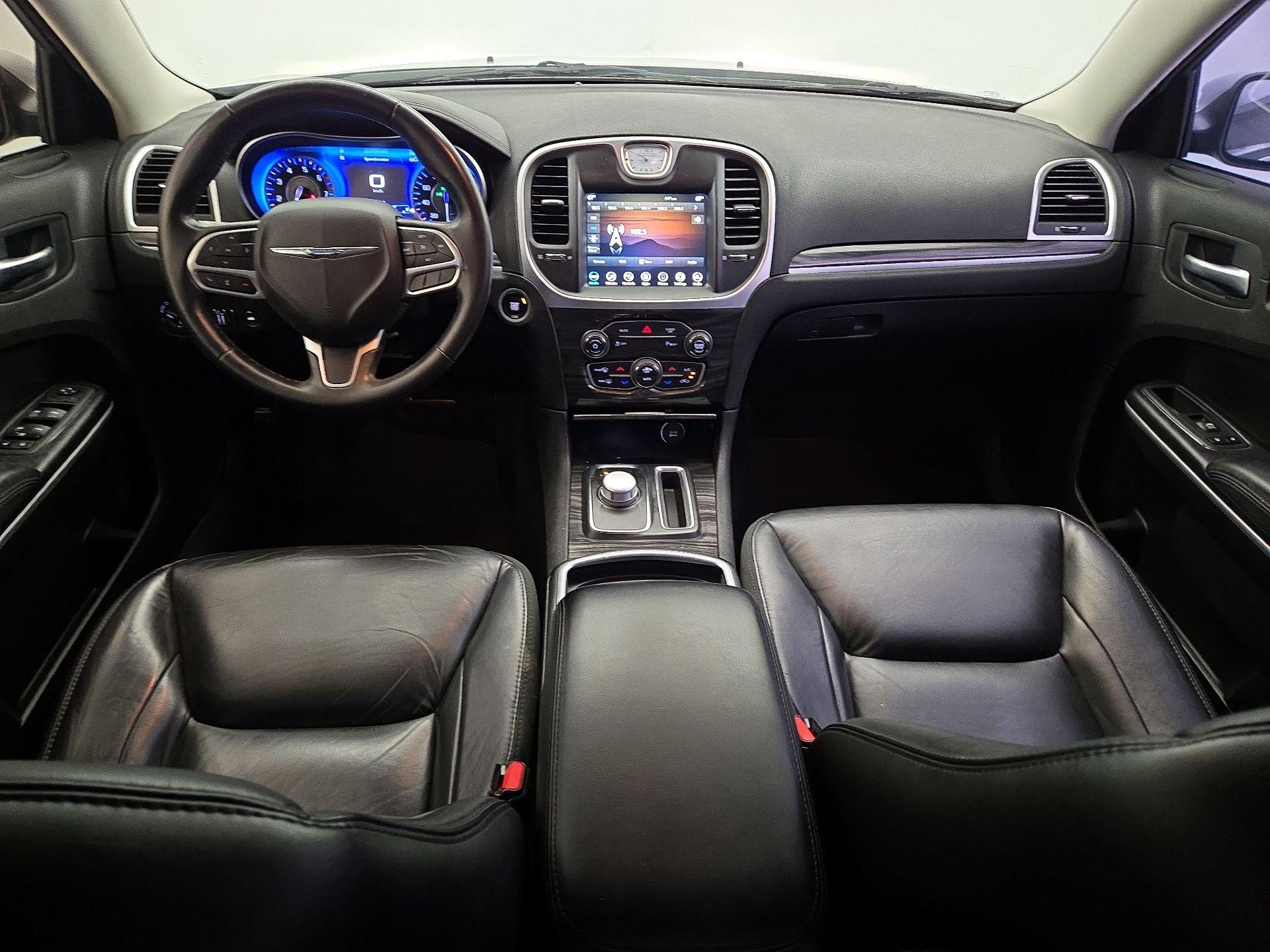 Thumbnail: 2022 Chrysler 300 - 9