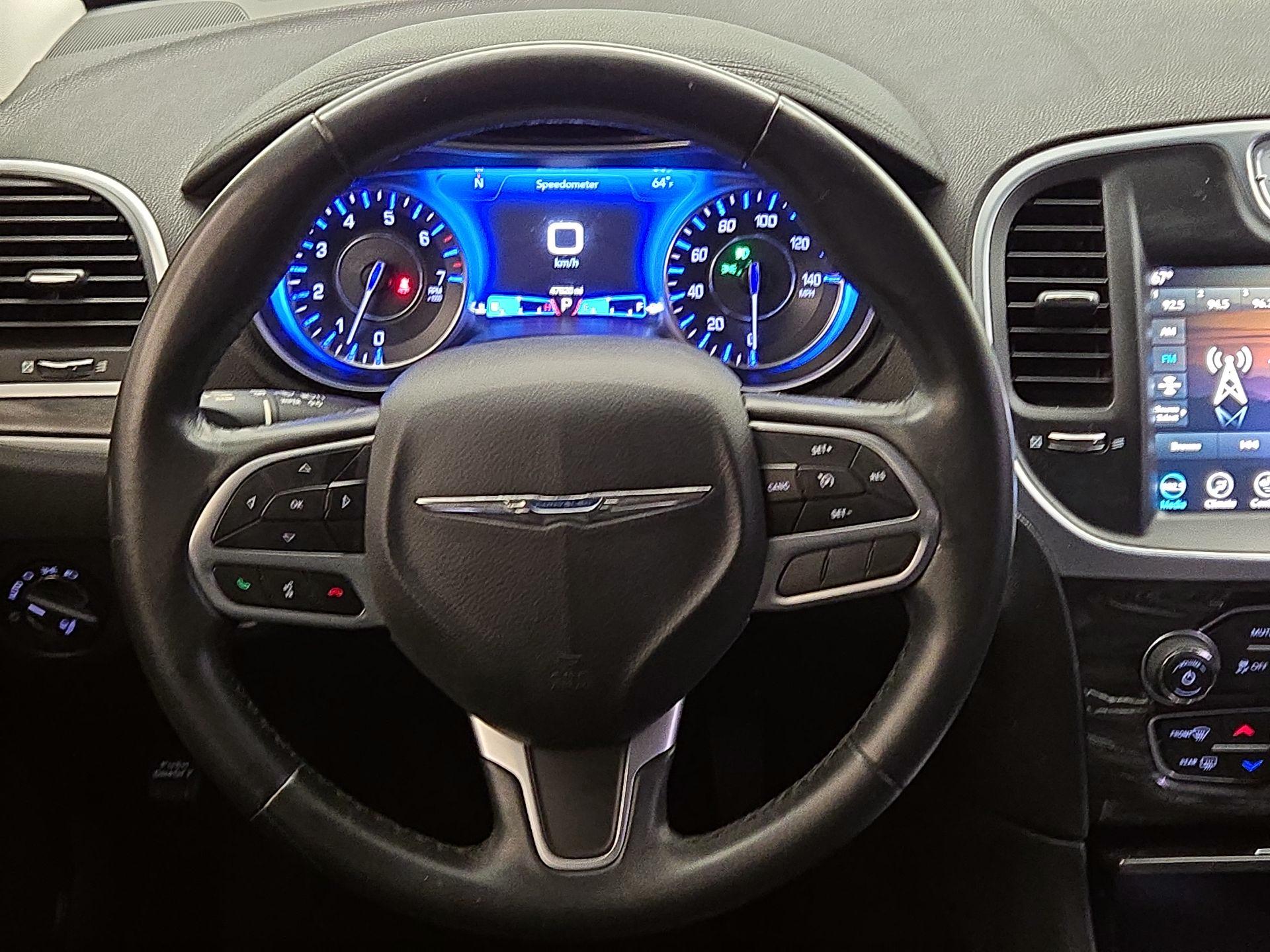 Thumbnail: 2022 Chrysler 300 - 10