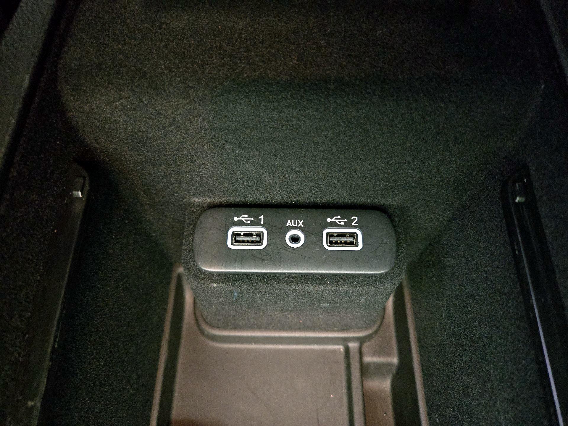 Thumbnail: 2022 Chrysler 300 - 18