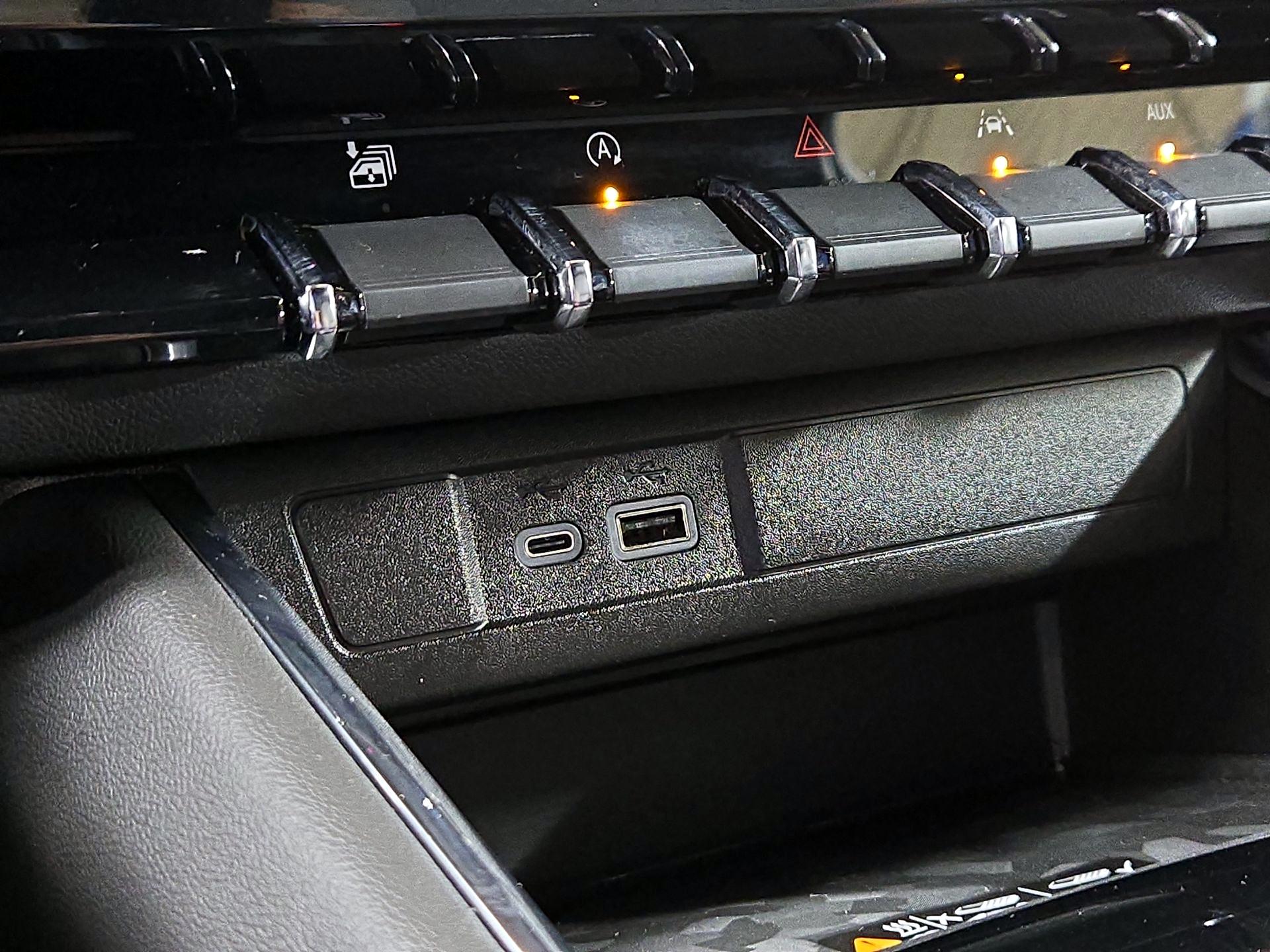 Thumbnail: 2023 GMC Canyon - 17