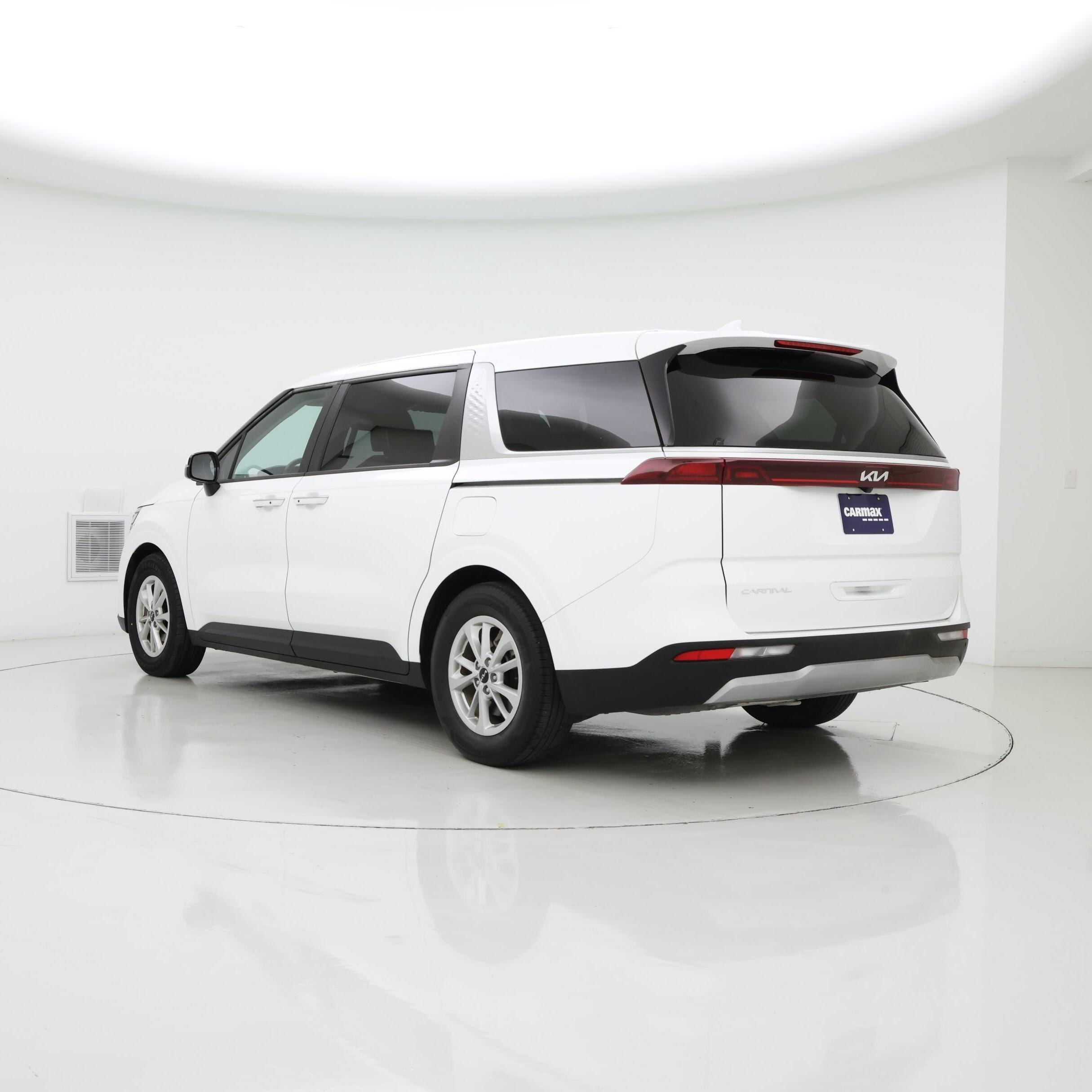 Thumbnail: 2023 Kia Carnival - 2