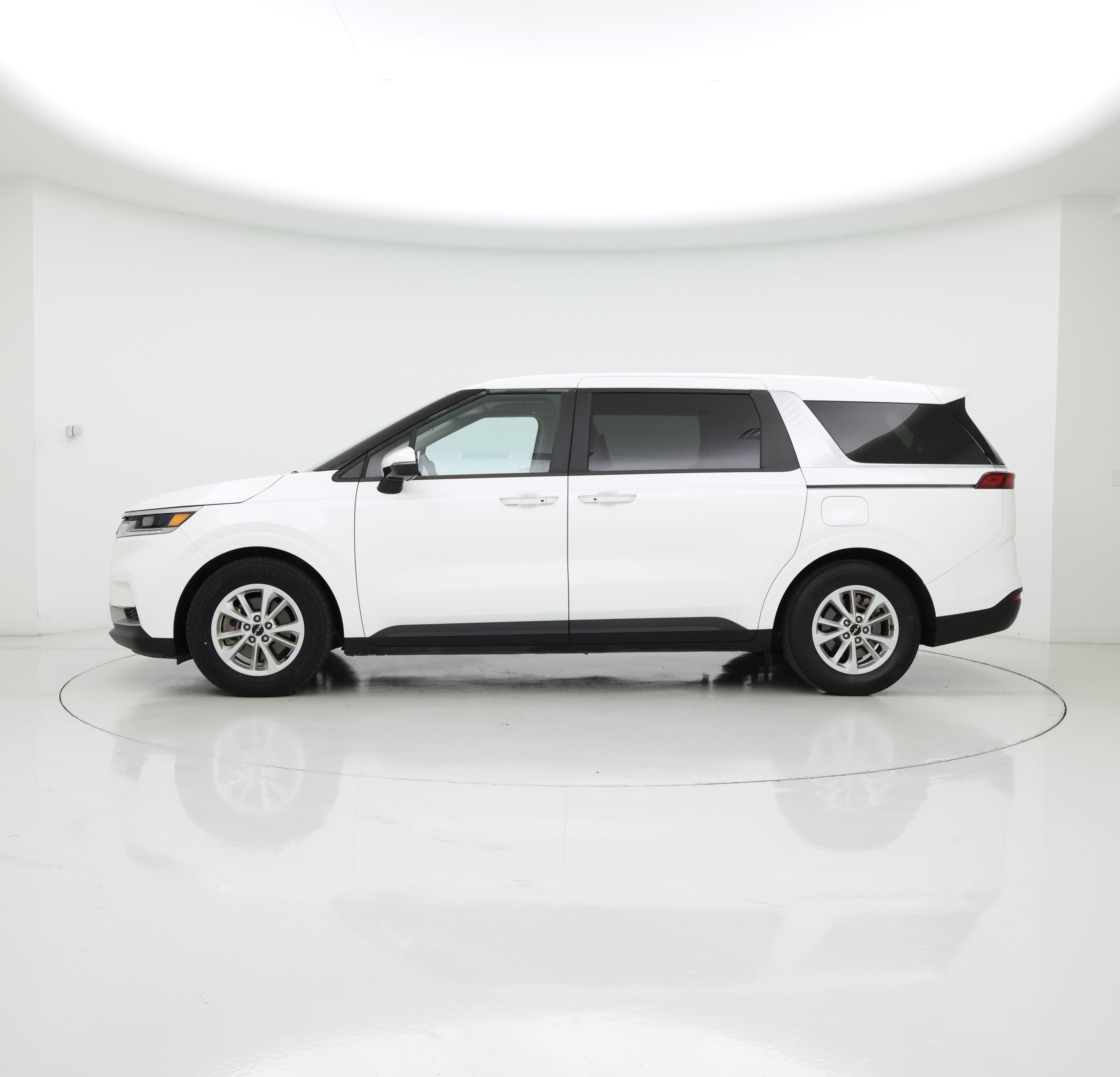 Thumbnail: 2023 Kia Carnival - 3