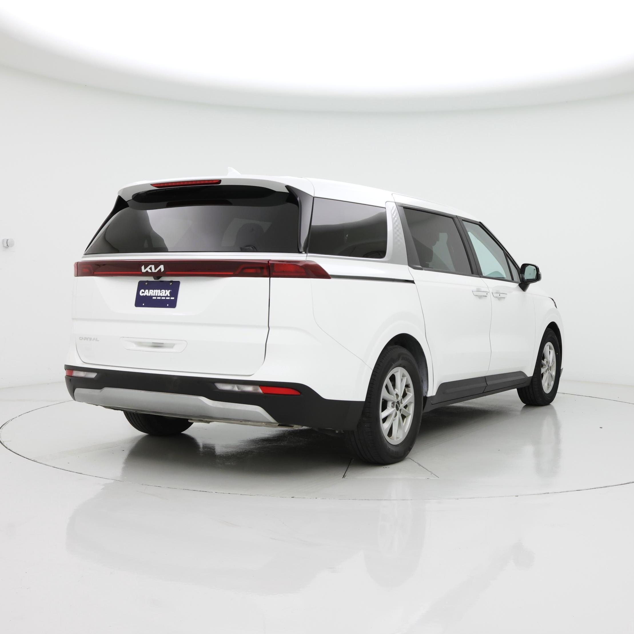 Thumbnail: 2023 Kia Carnival - 8