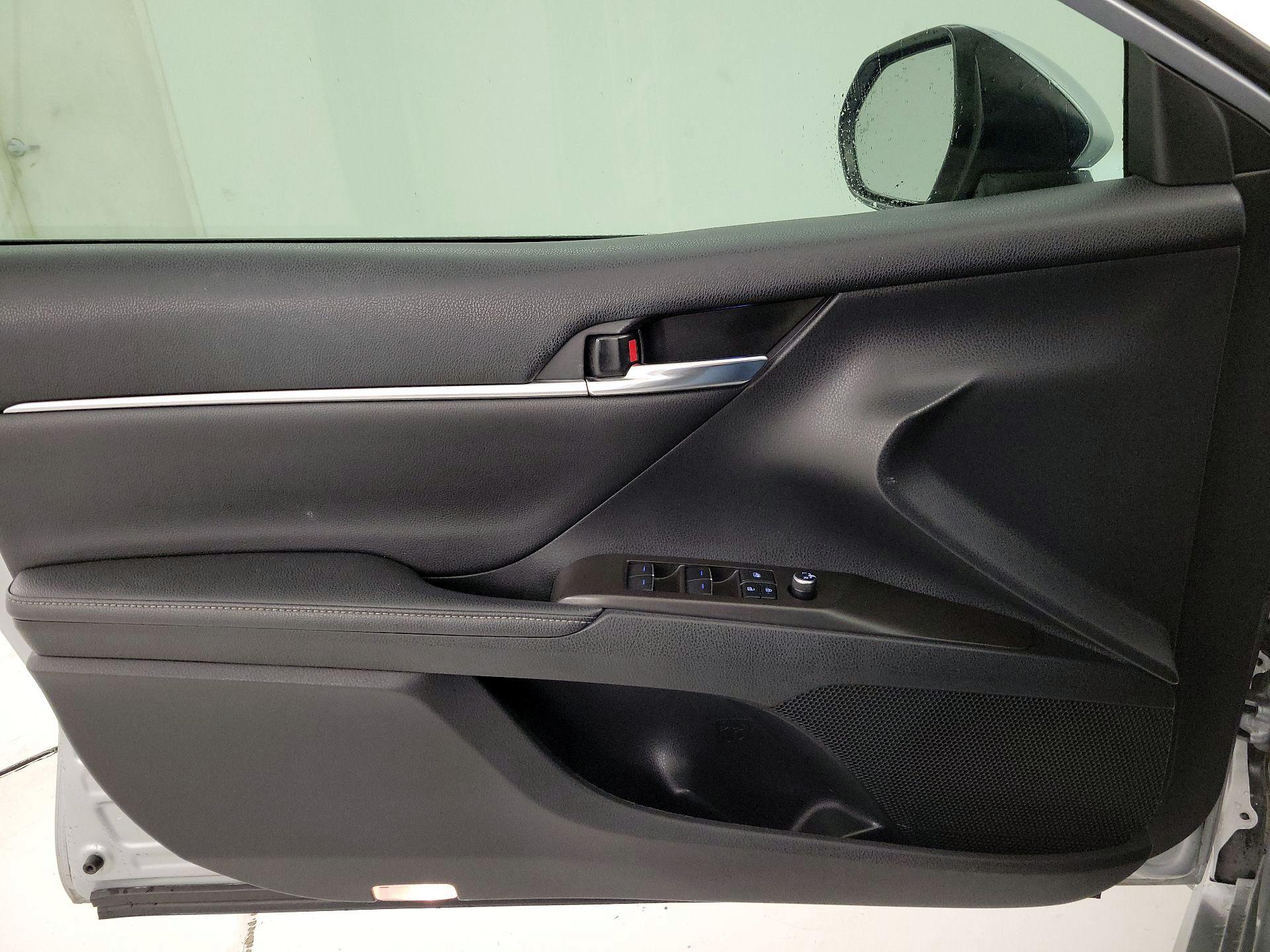 Thumbnail: 2021 Toyota Camry - 12