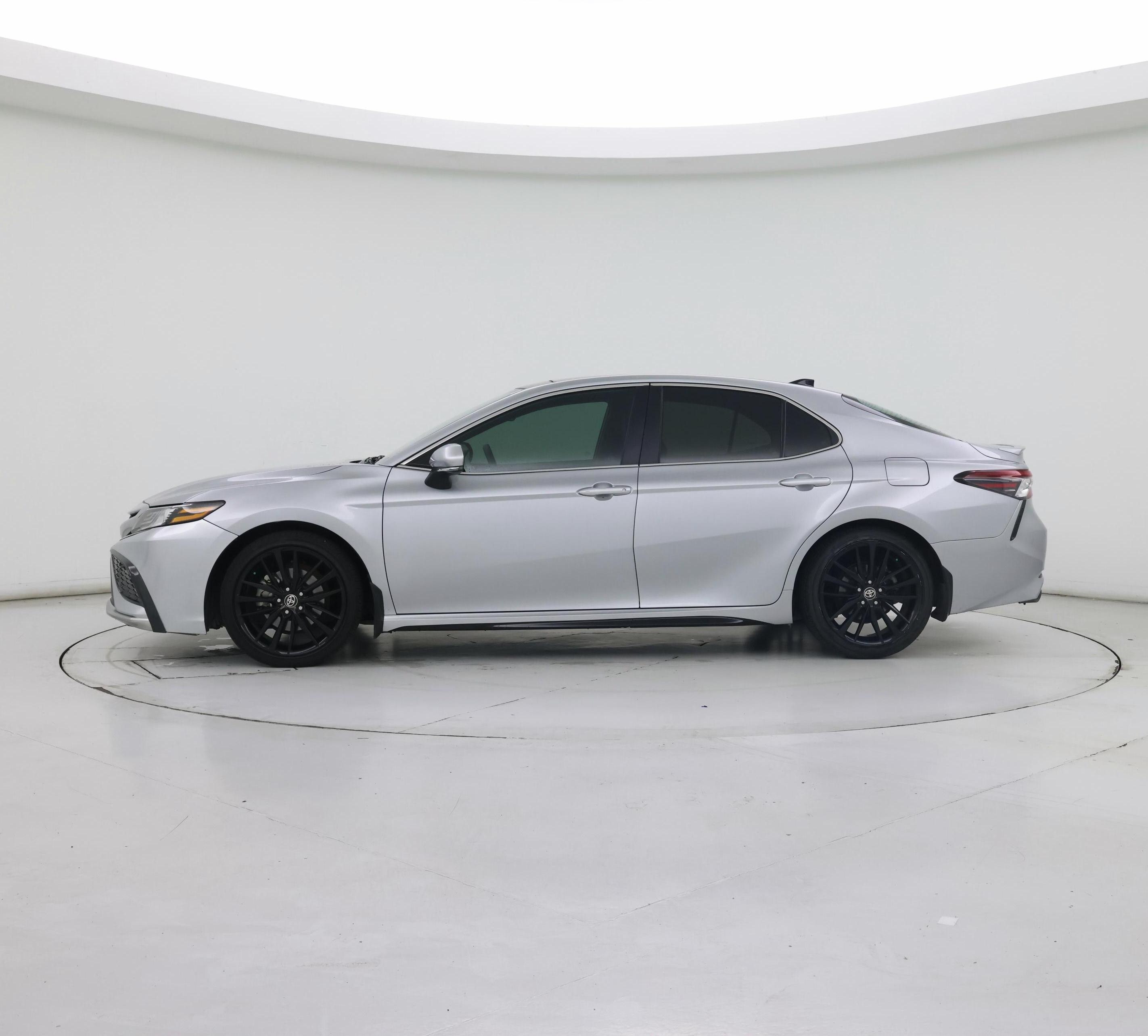 Thumbnail: 2021 Toyota Camry - 3