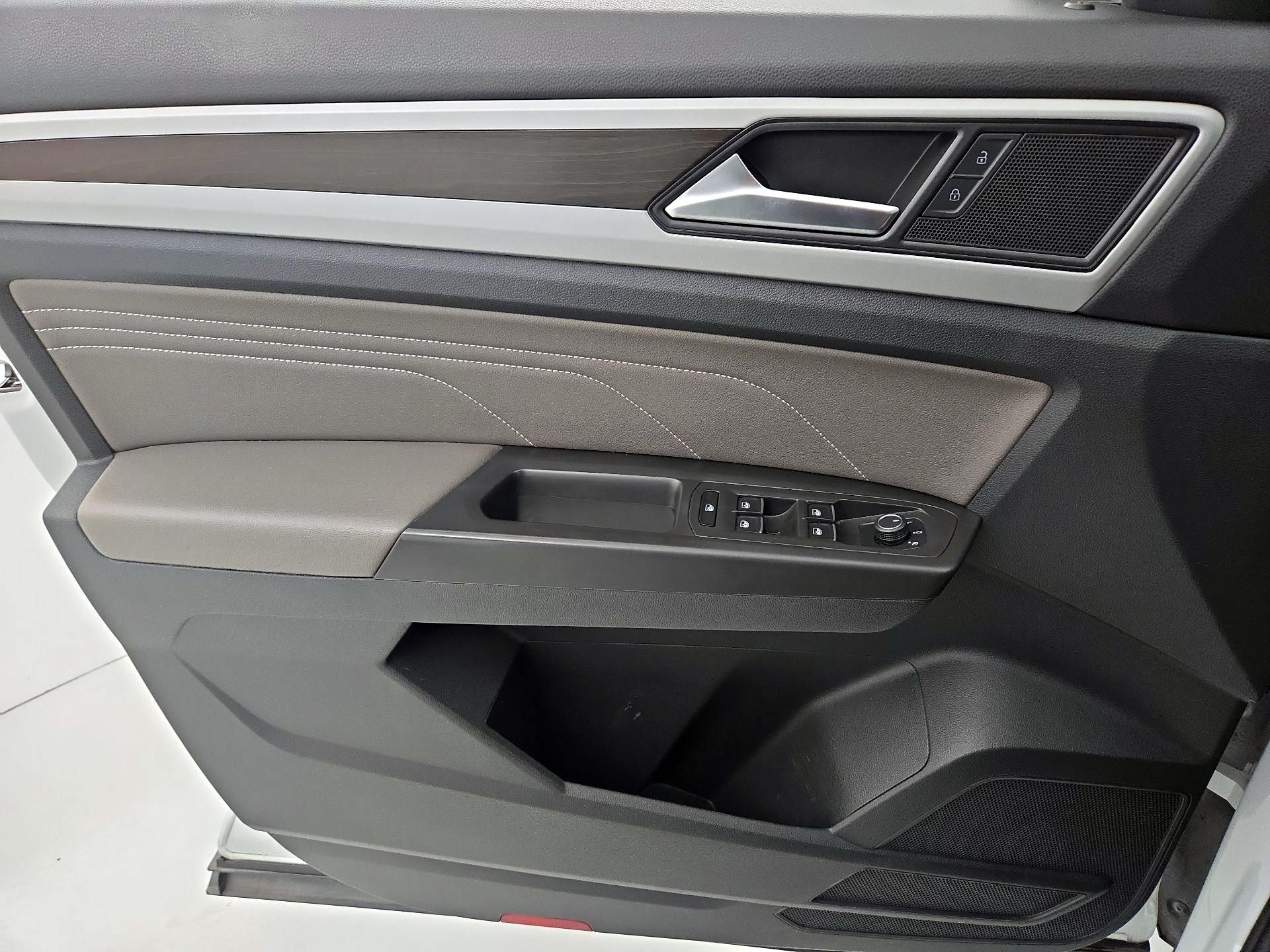 Thumbnail: 2022 Volkswagen Atlas - 12