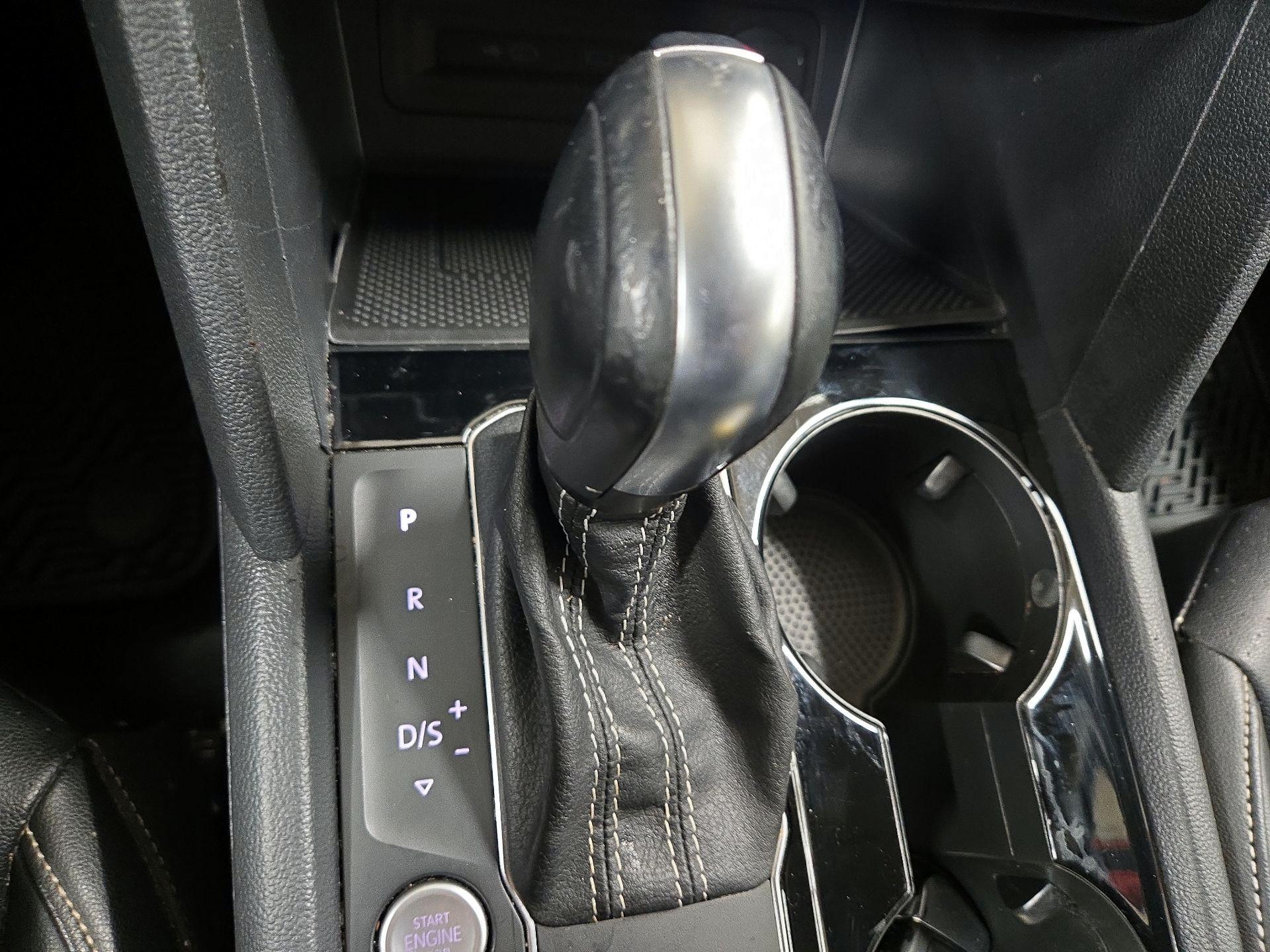 Thumbnail: 2022 Volkswagen Atlas - 16