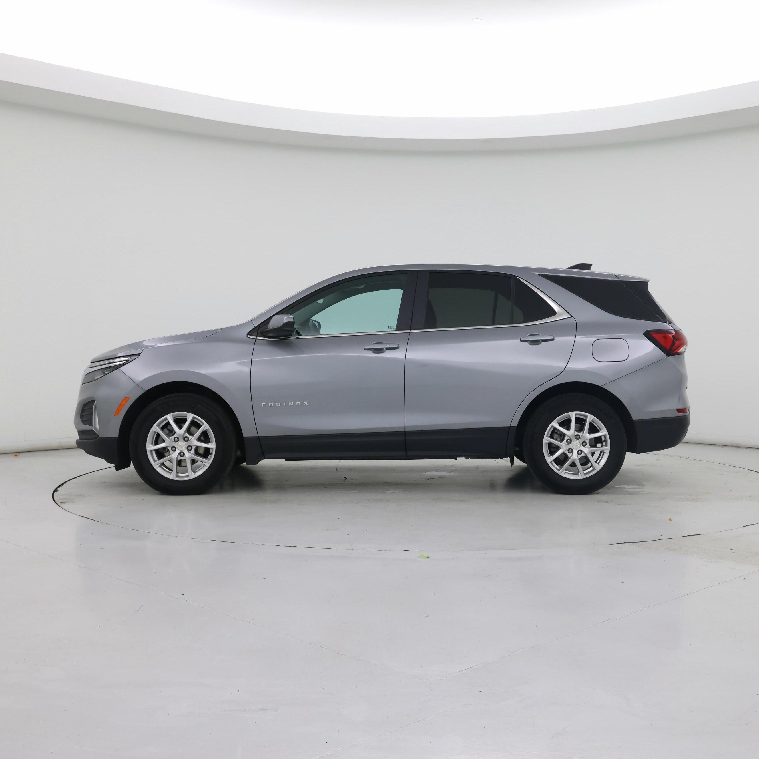 Thumbnail: 2023 Chevrolet Equinox - 3