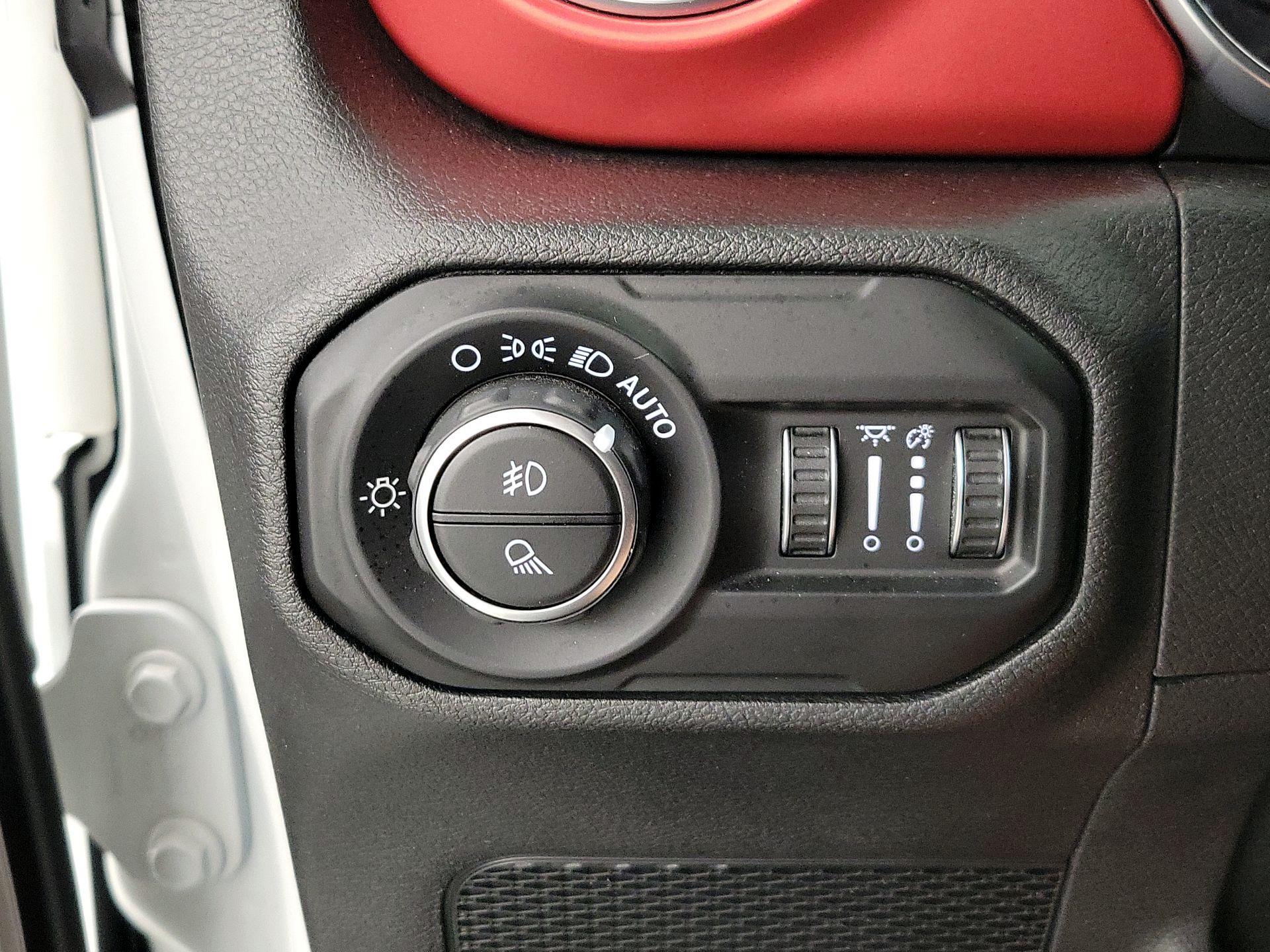 Thumbnail: 2020 Jeep Gladiator - 13