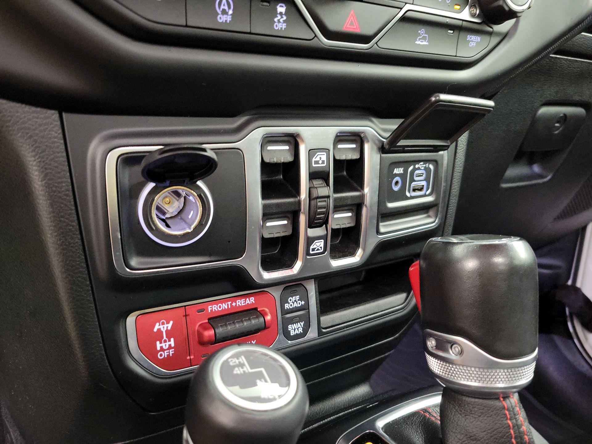 Thumbnail: 2020 Jeep Gladiator - 18