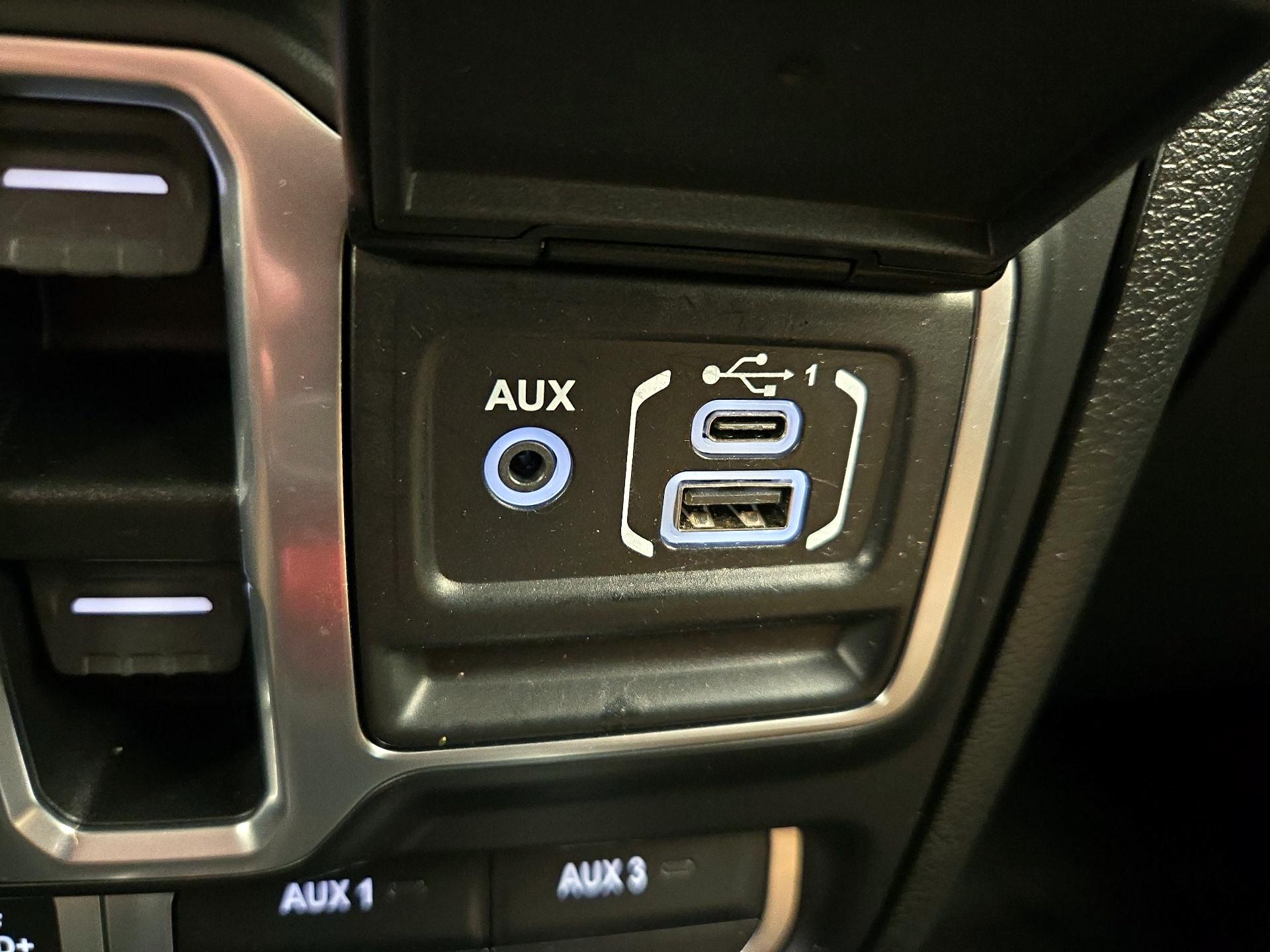 Thumbnail: 2020 Jeep Gladiator - 19