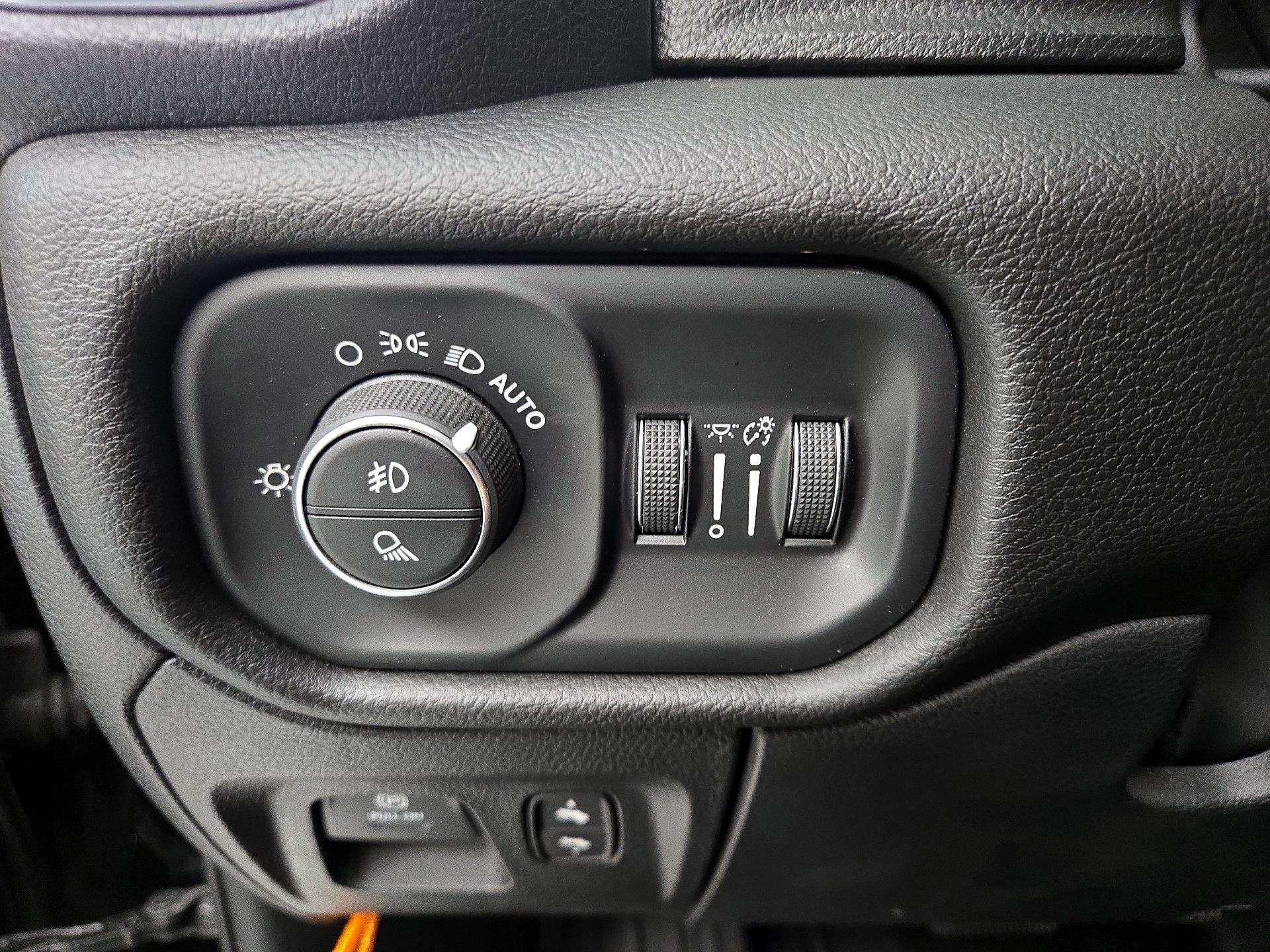 Thumbnail: 2025 RAM 1500 - 13