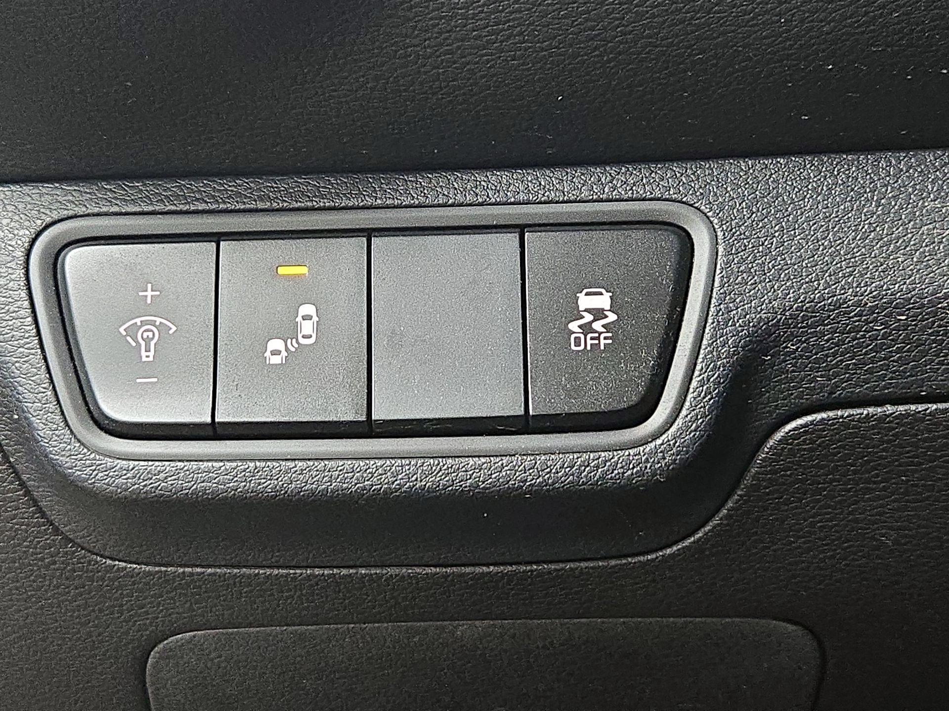 Thumbnail: 2023 Kia Forte - 13