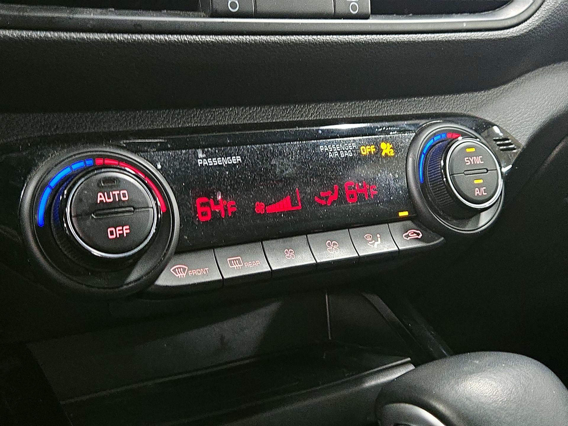 Thumbnail: 2023 Kia Forte - 17