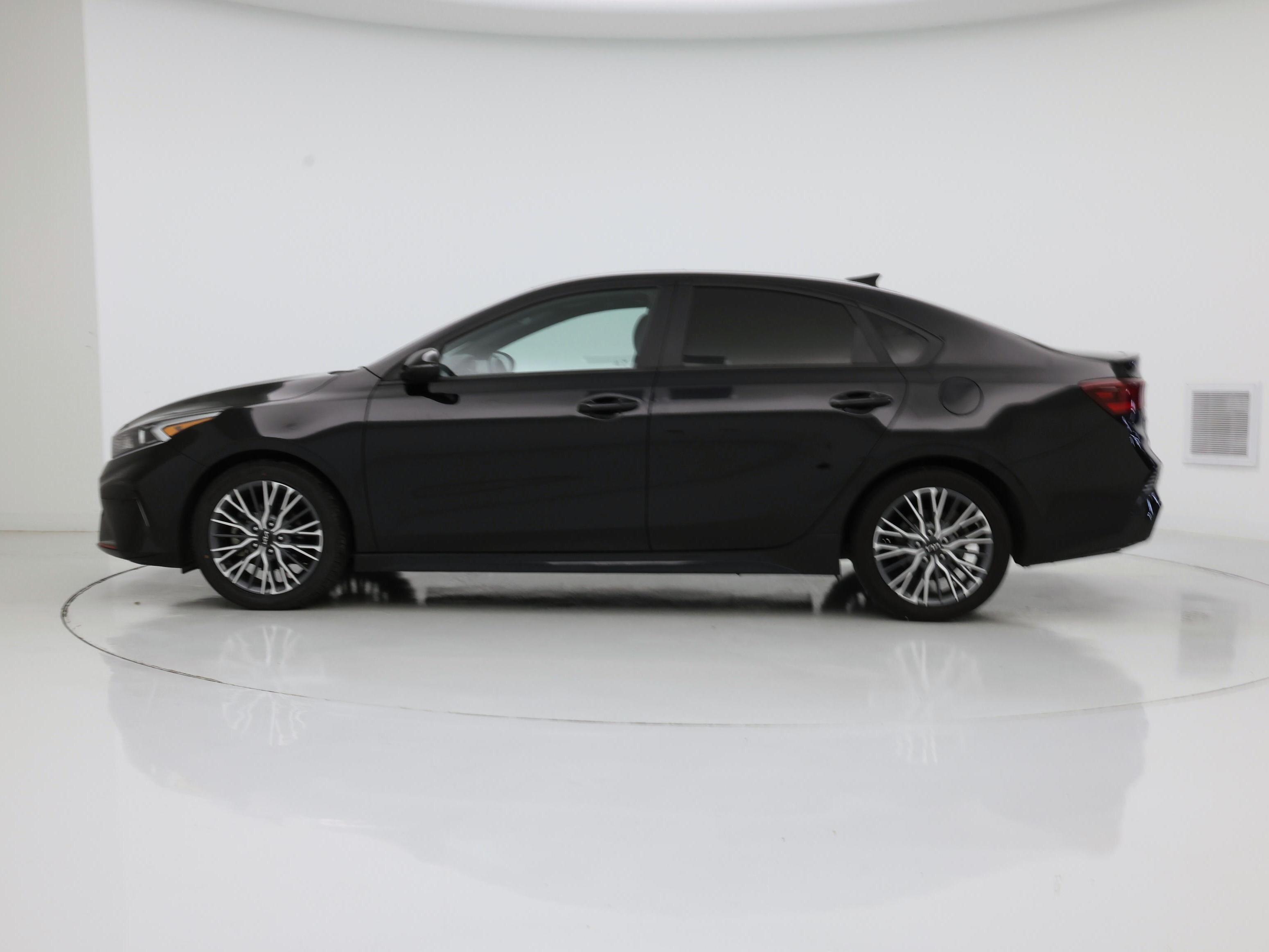 Thumbnail: 2023 Kia Forte - 3