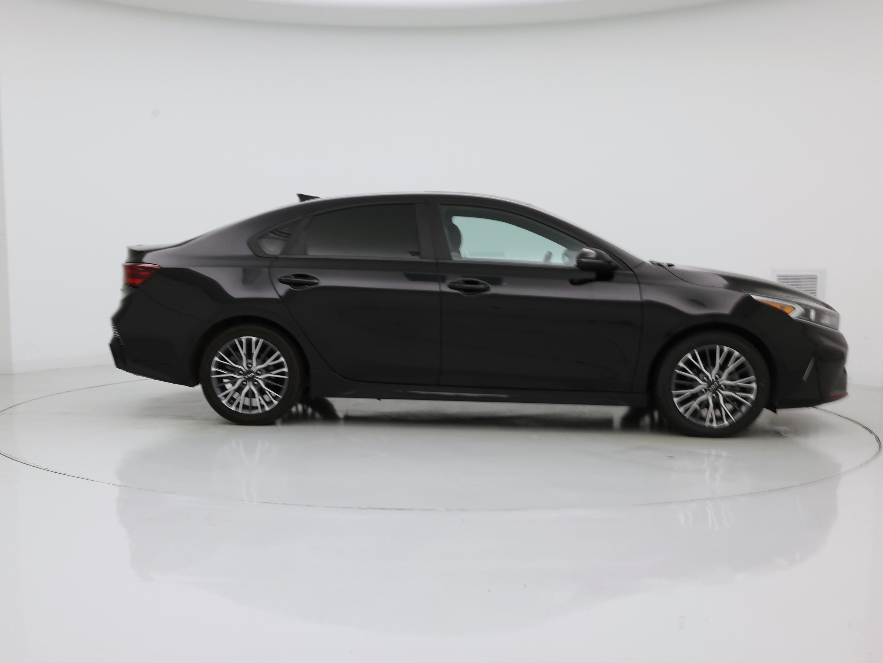 Thumbnail: 2023 Kia Forte - 7