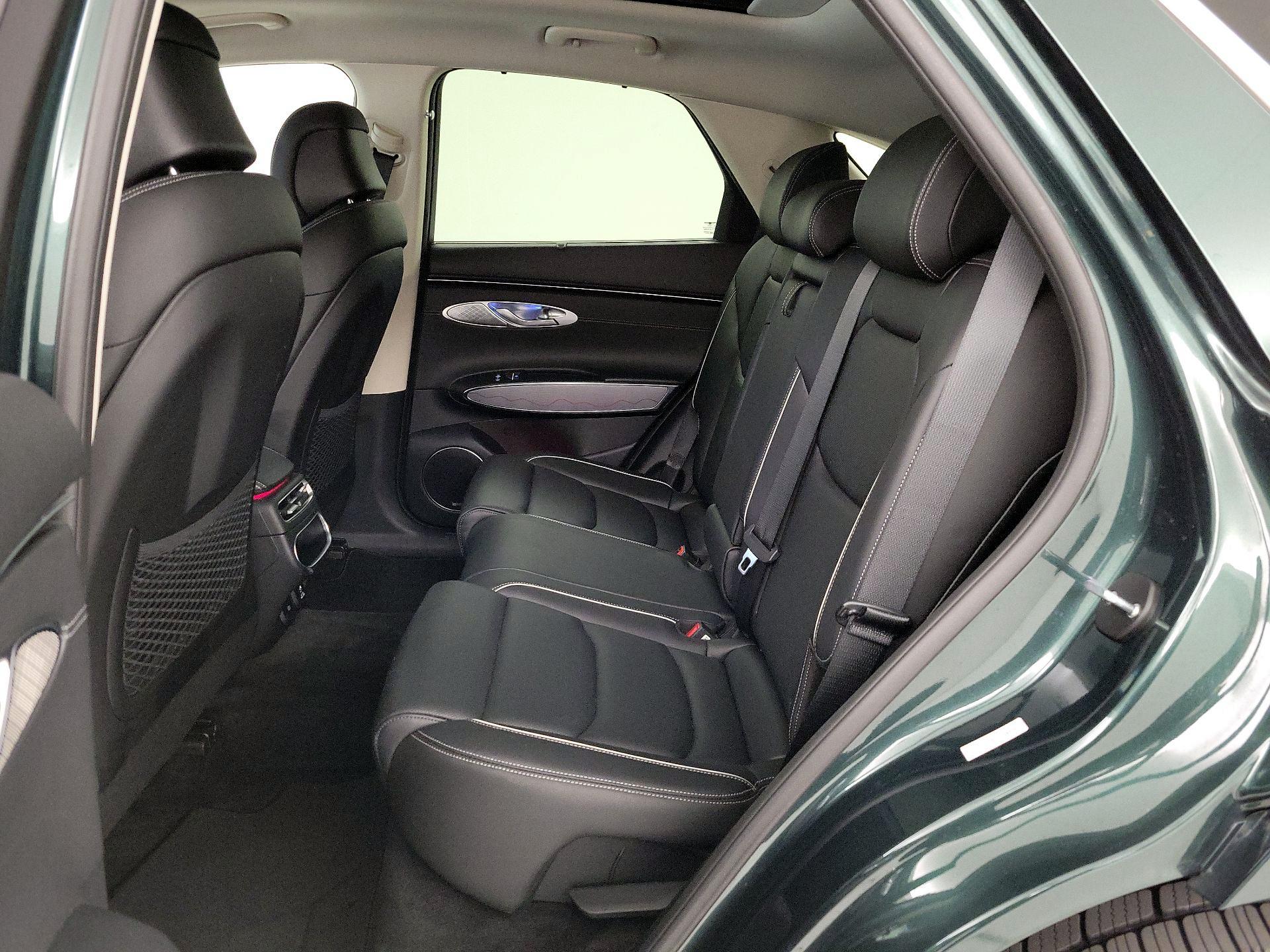 Thumbnail: 2023 Genesis GV70 - 20