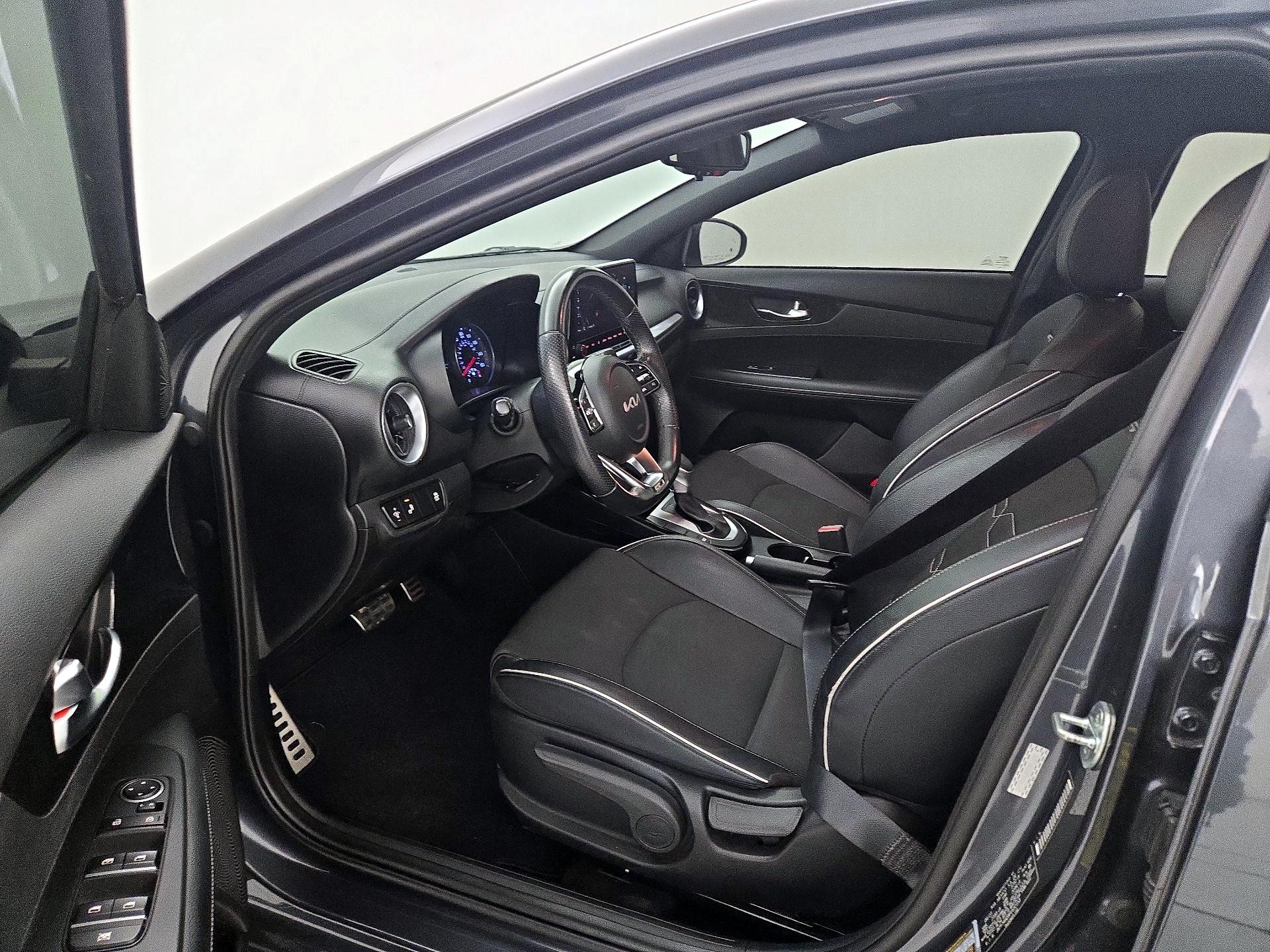 Thumbnail: 2023 Kia Forte - 11