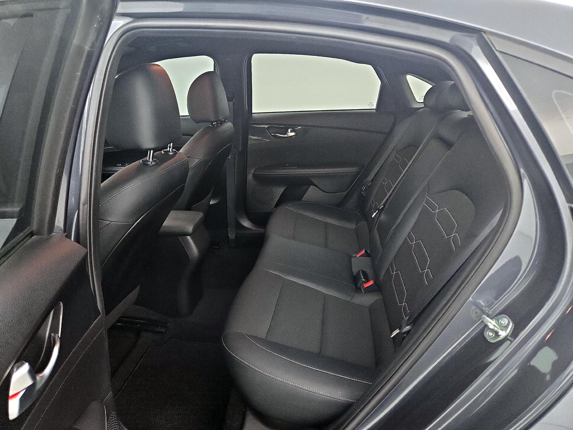 Thumbnail: 2023 Kia Forte - 20