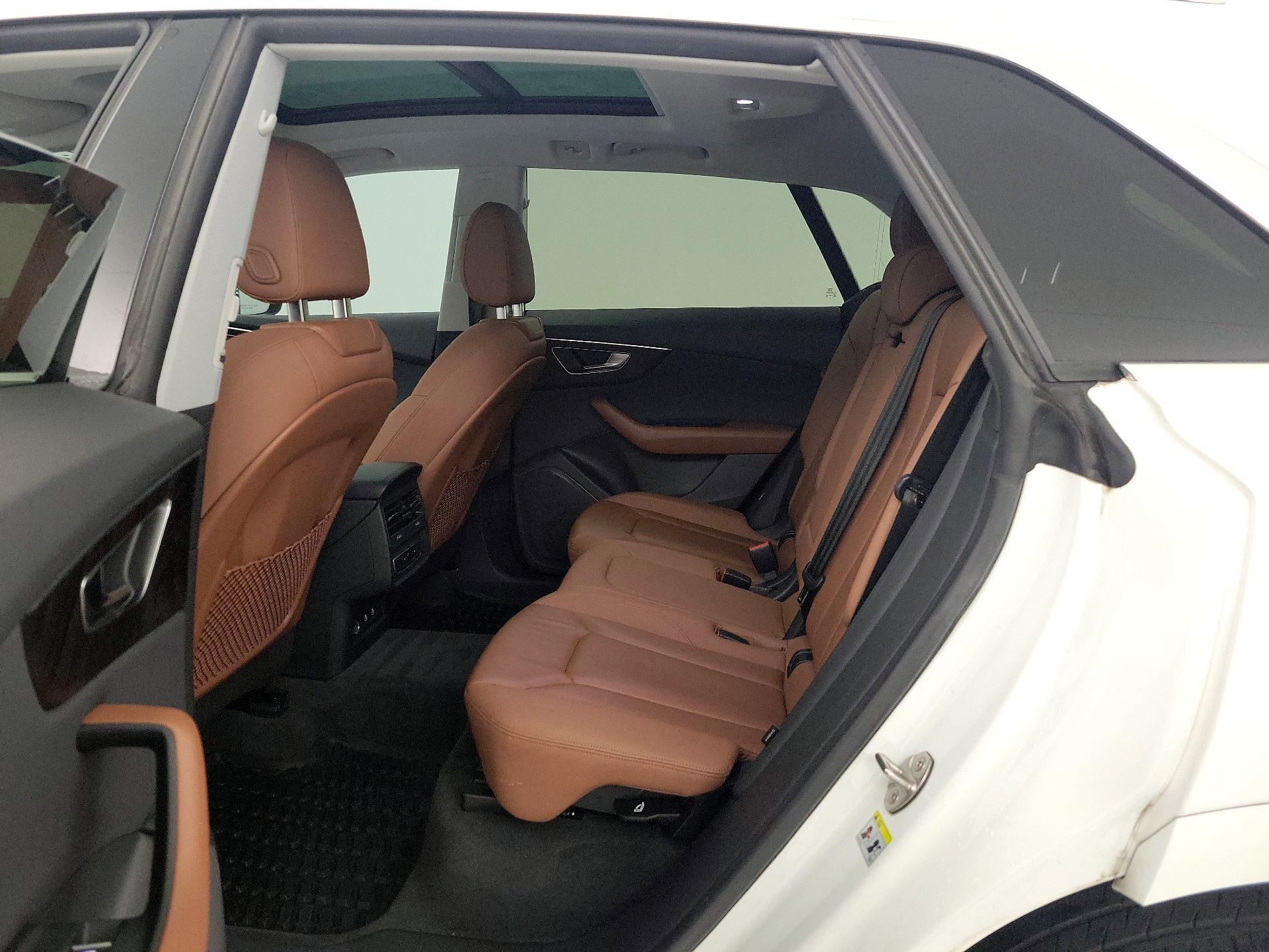 Thumbnail: 2022 Audi Q8 - 19