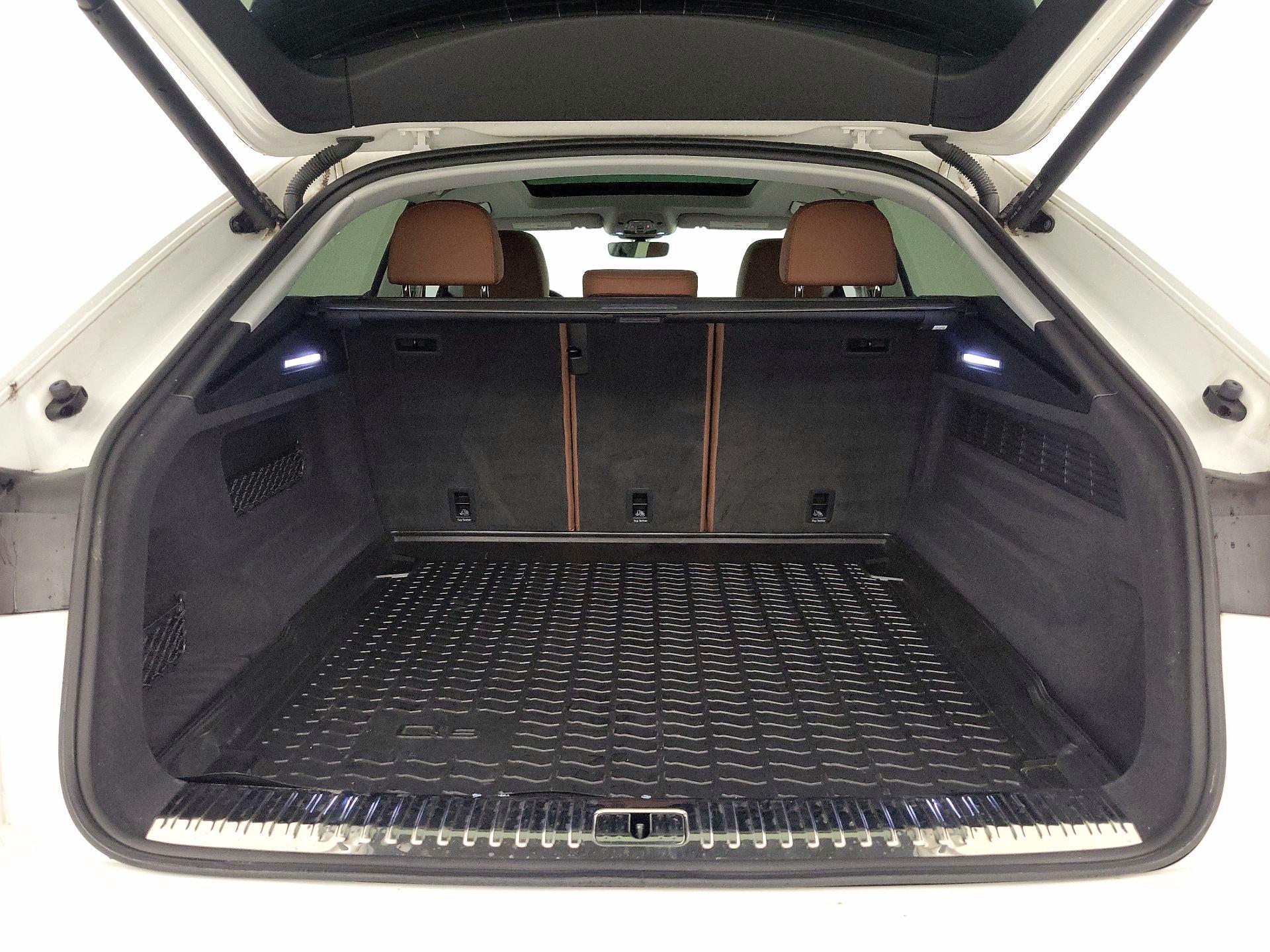 Thumbnail: 2022 Audi Q8 - 20