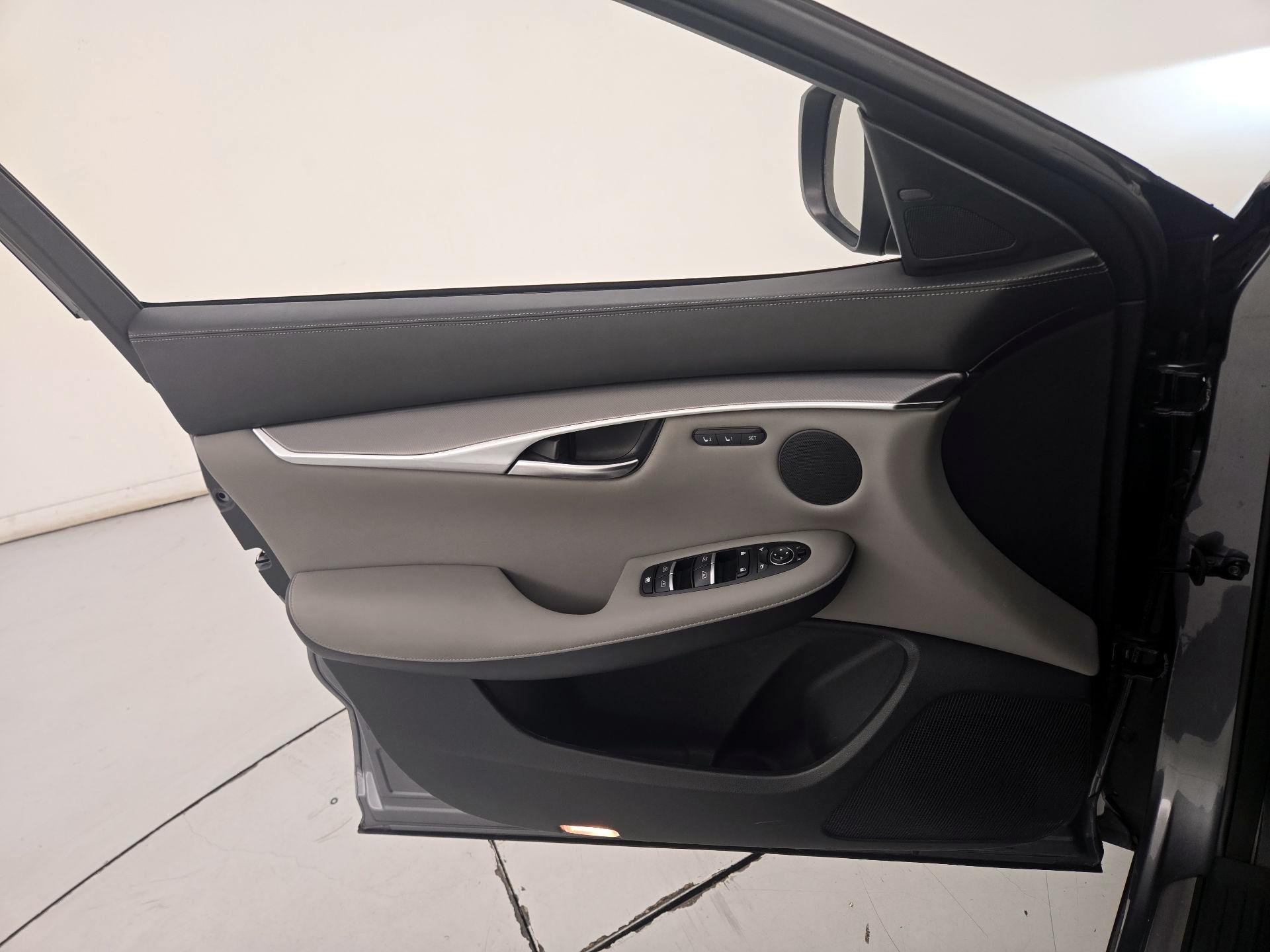 Thumbnail: 2023 INFINITI QX50 - 12