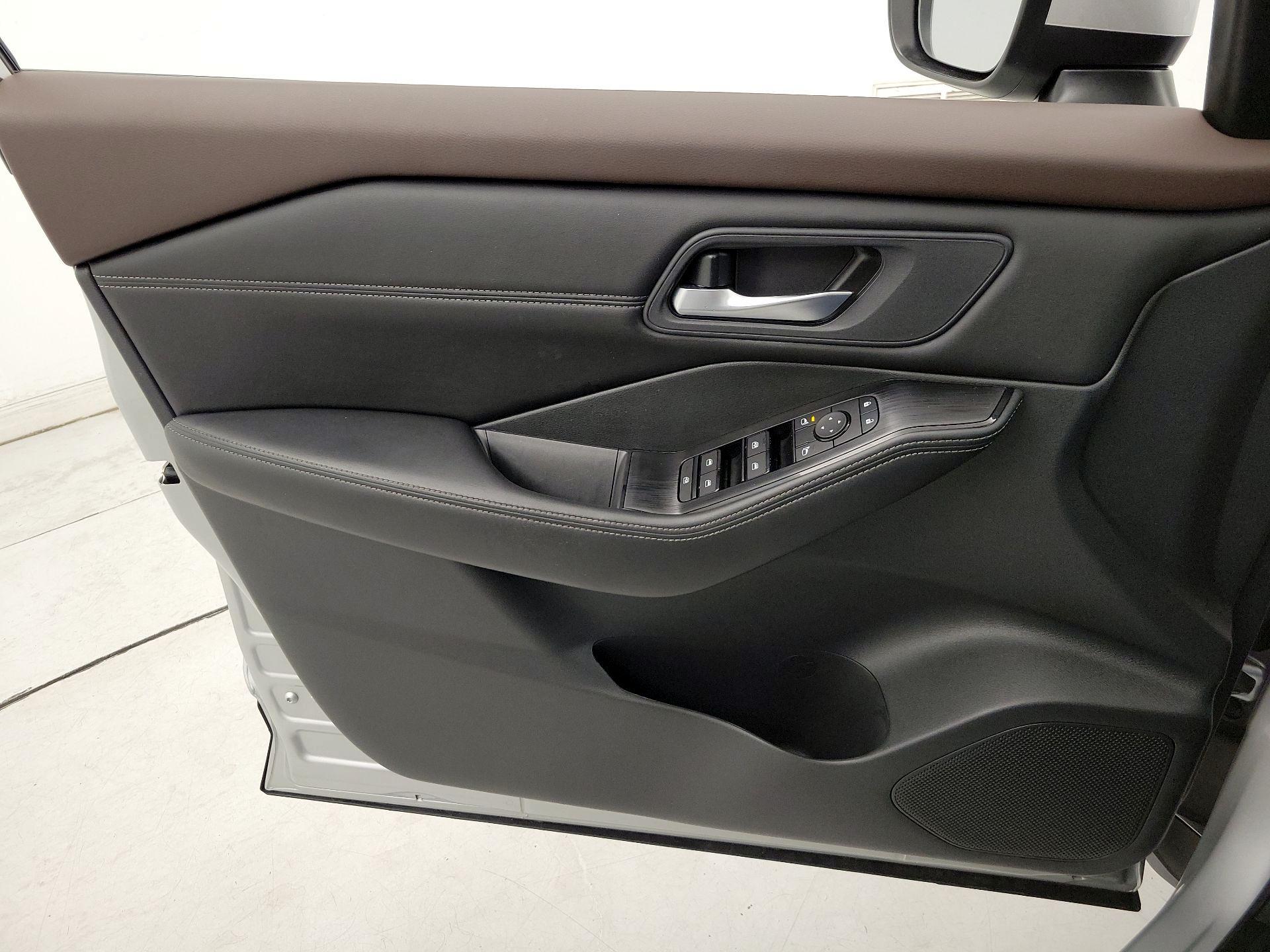 Thumbnail: 2023 Nissan Rogue - 12