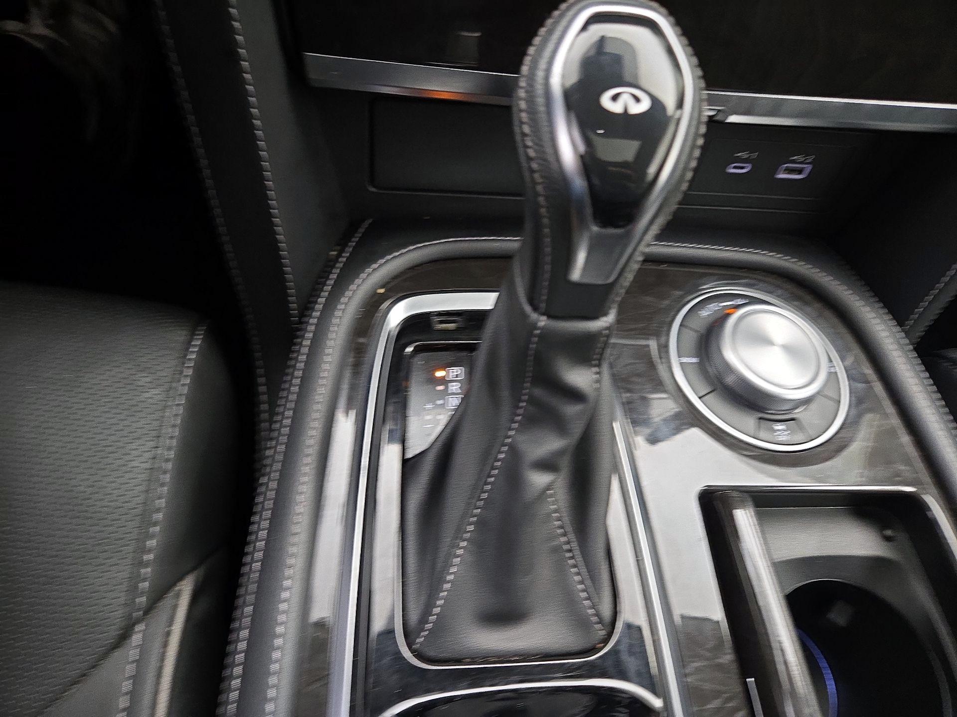 Thumbnail: 2024 INFINITI QX80 - 18