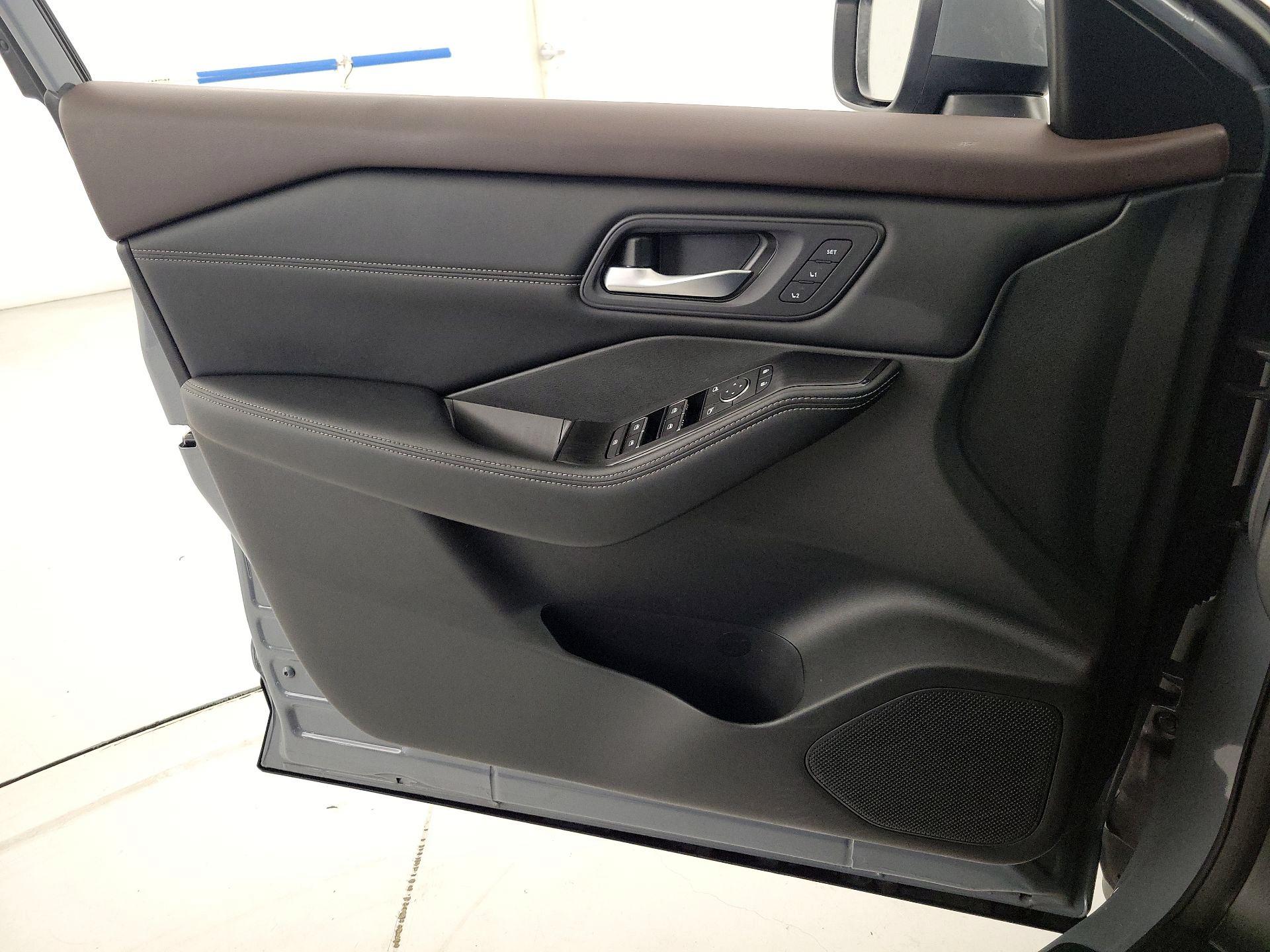 Thumbnail: 2023 Nissan Rogue - 12