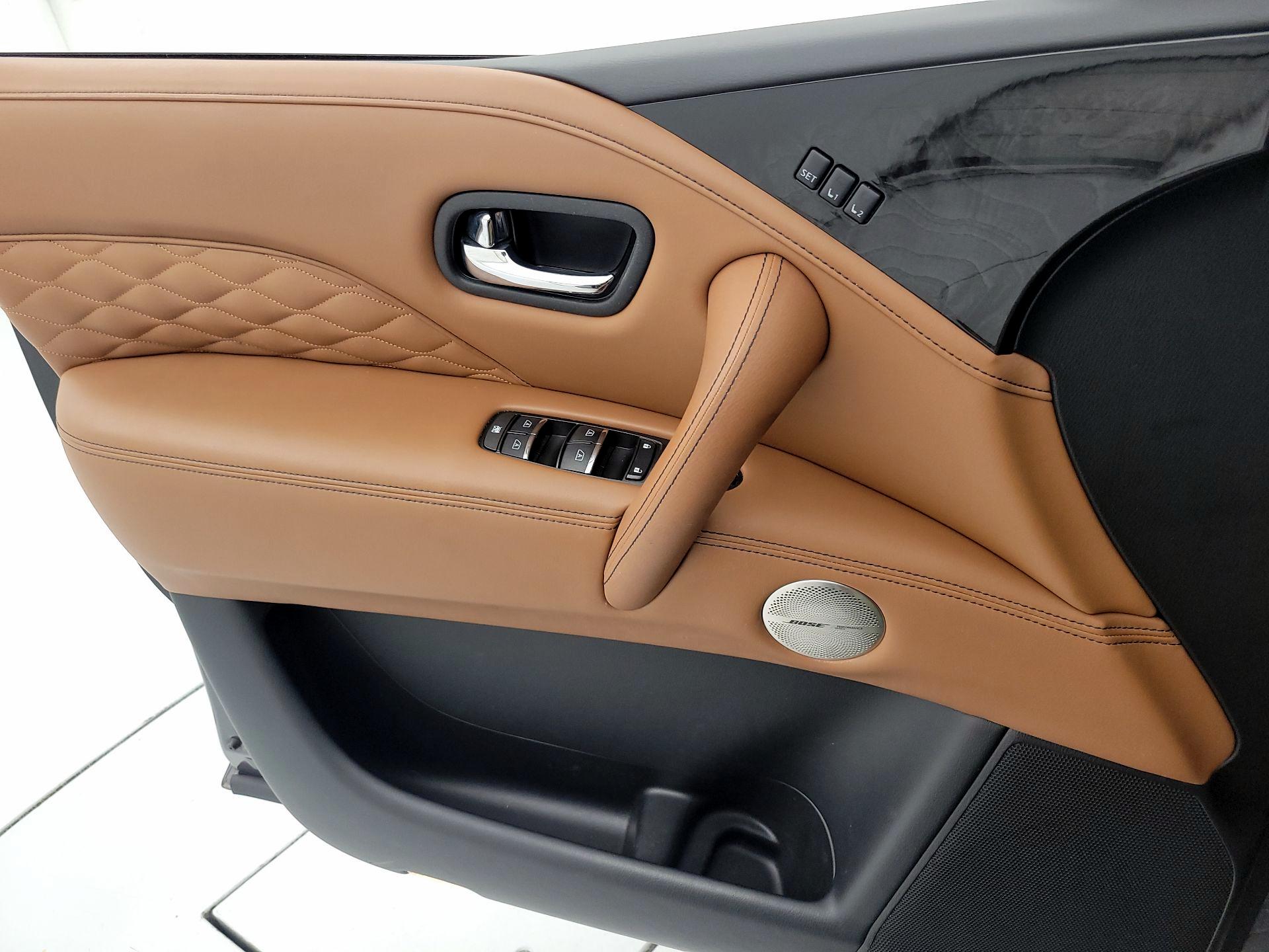 Thumbnail: 2022 INFINITI QX80 - 12